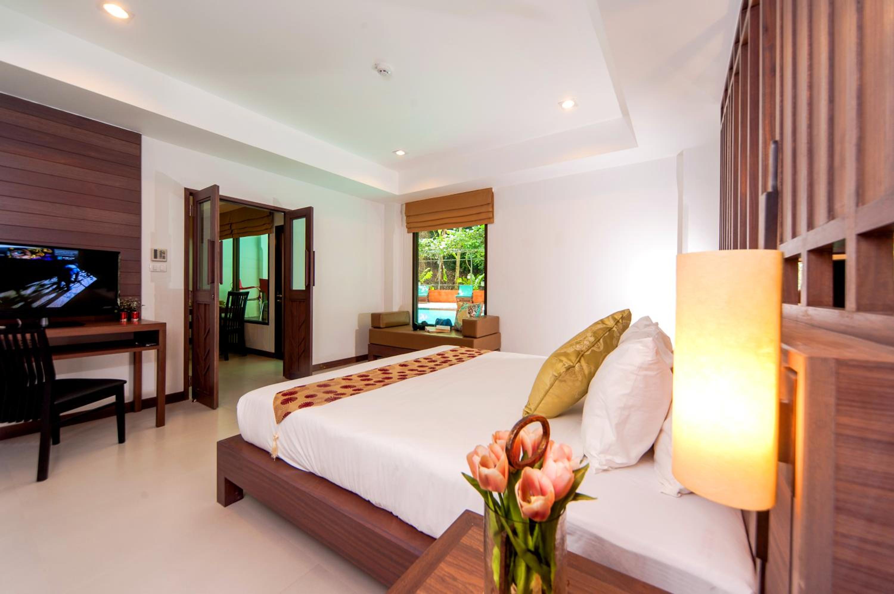 Suite with pool access