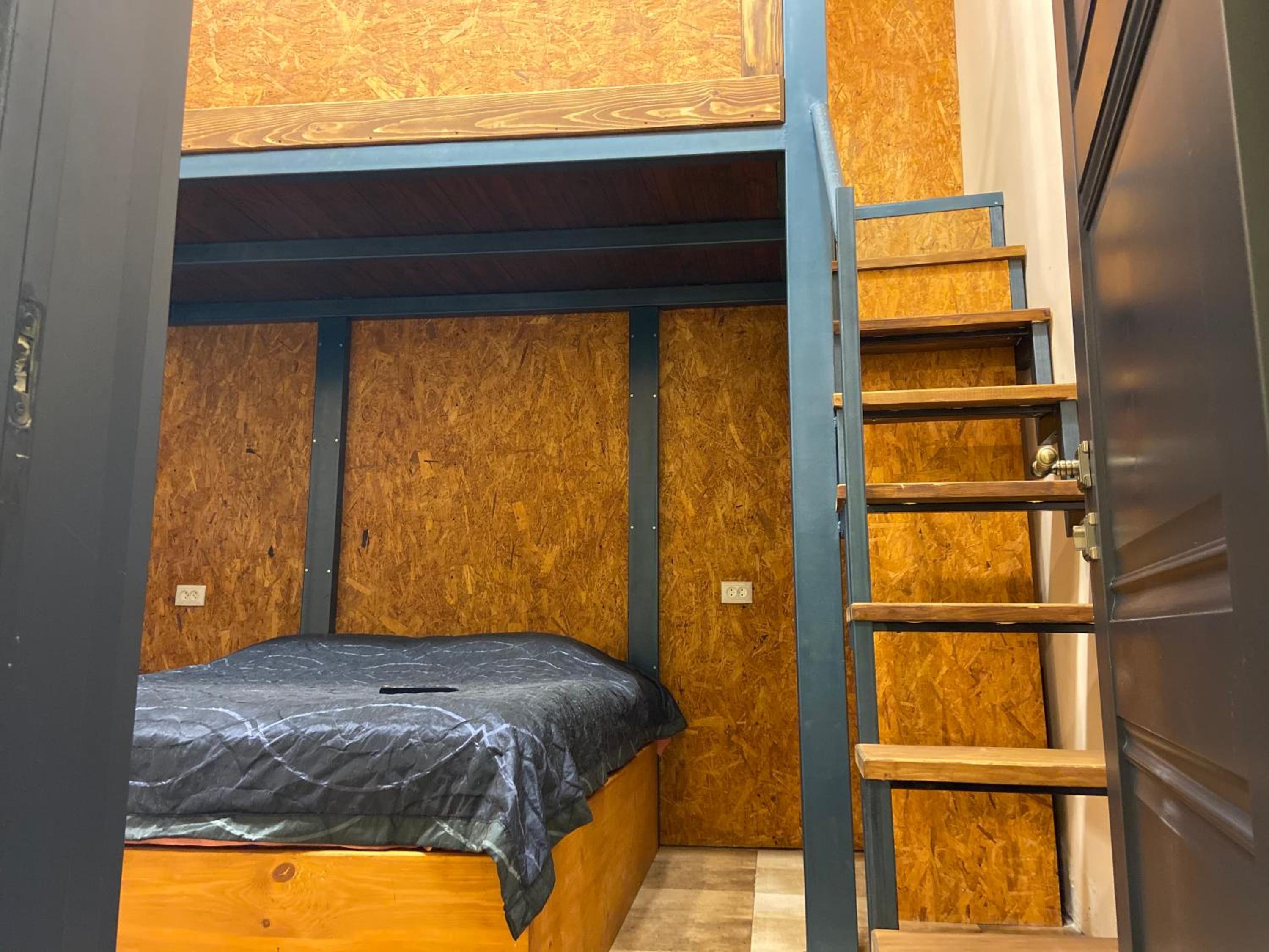 Deluxe Two-Bedroom Apartment with Garden View