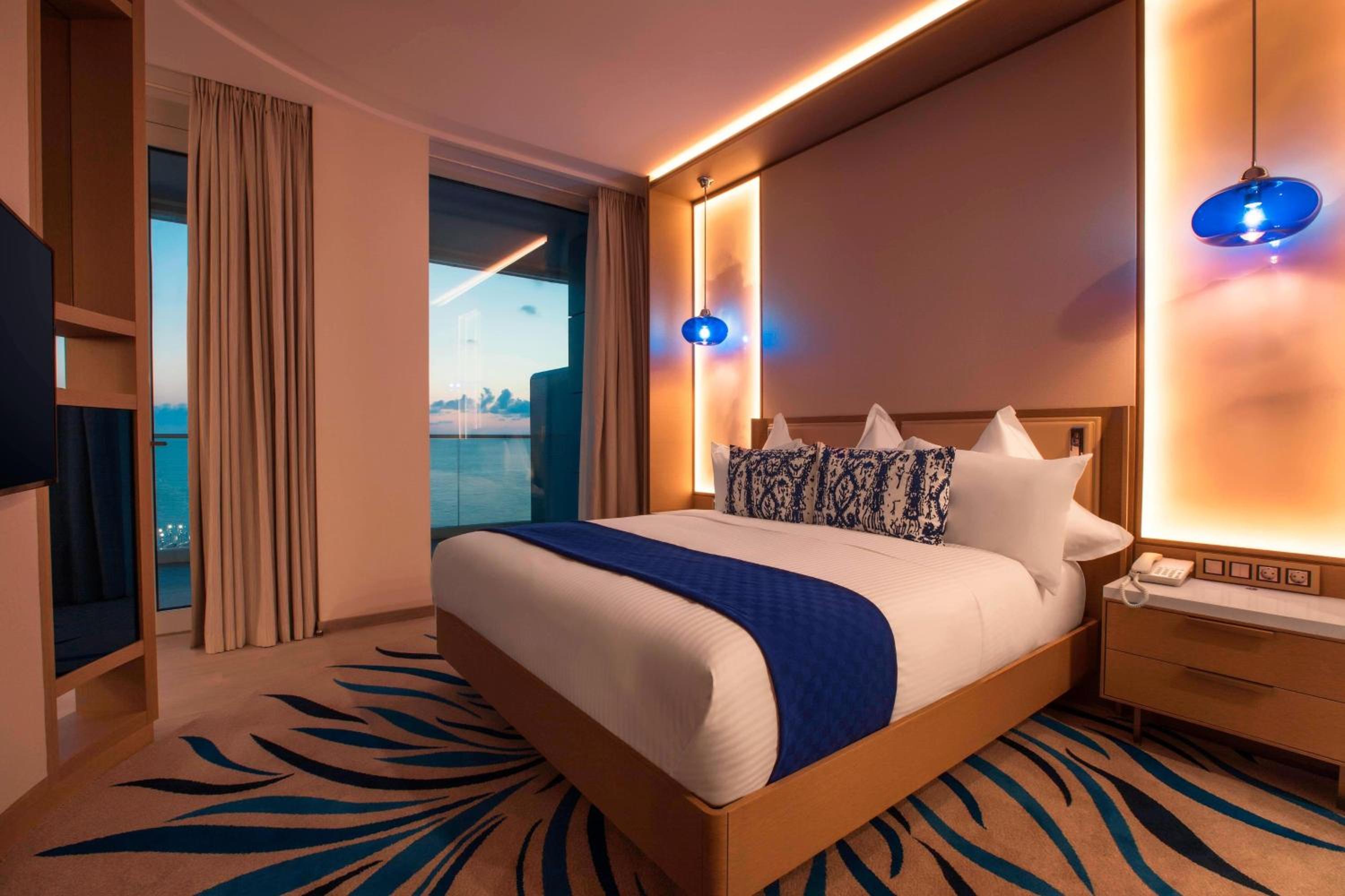 Sunset Room, Larger Guest room, 1 King, Sea view, Balcony