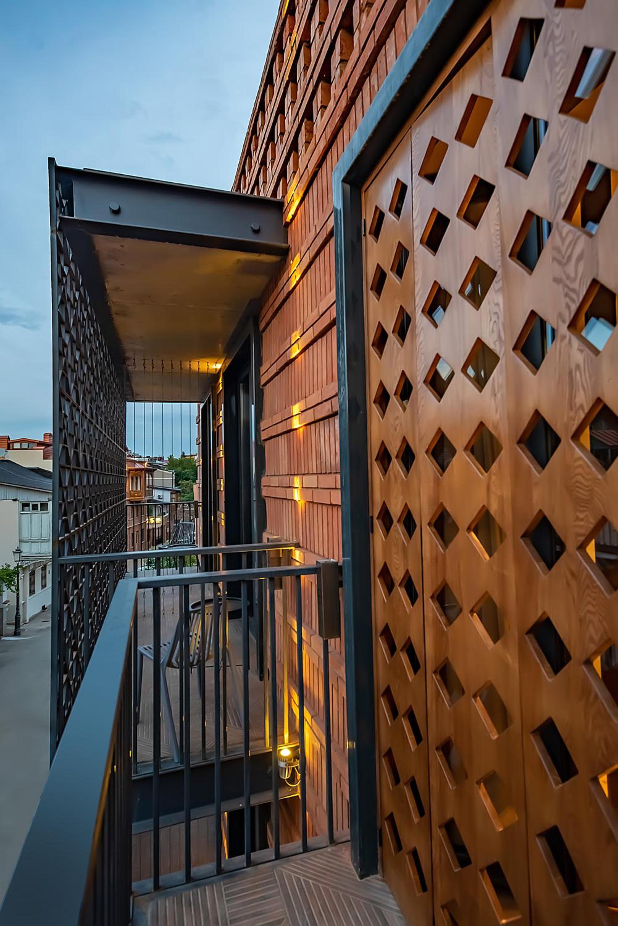 Double or Twin Room with Street View 