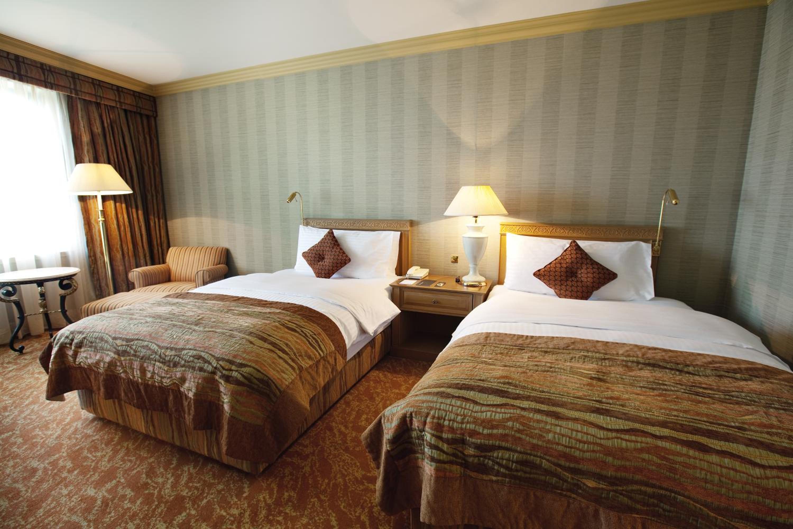 Classic Twin Room with Club Lounge Access - High Floor