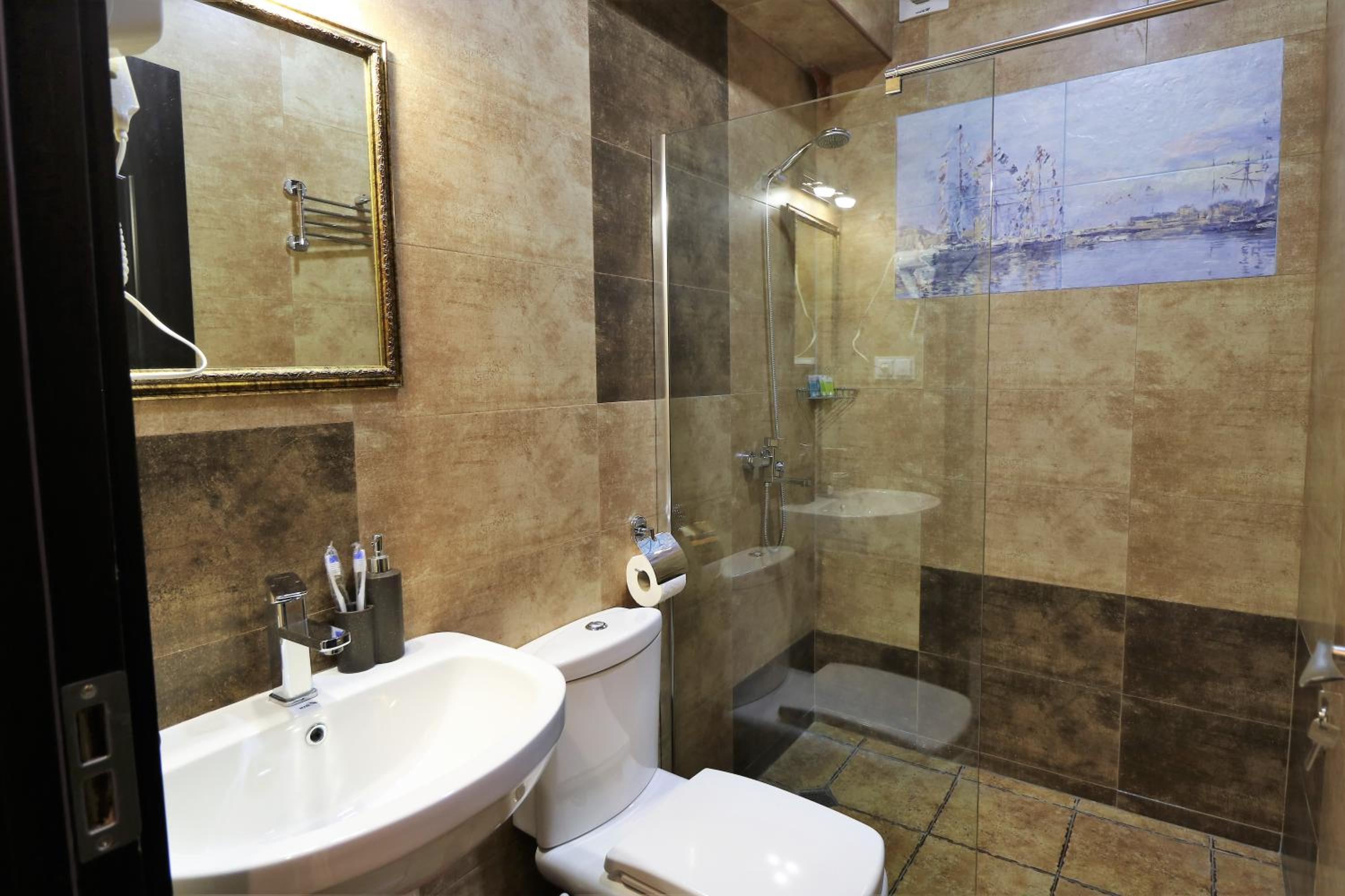 Large Double or Twin Room