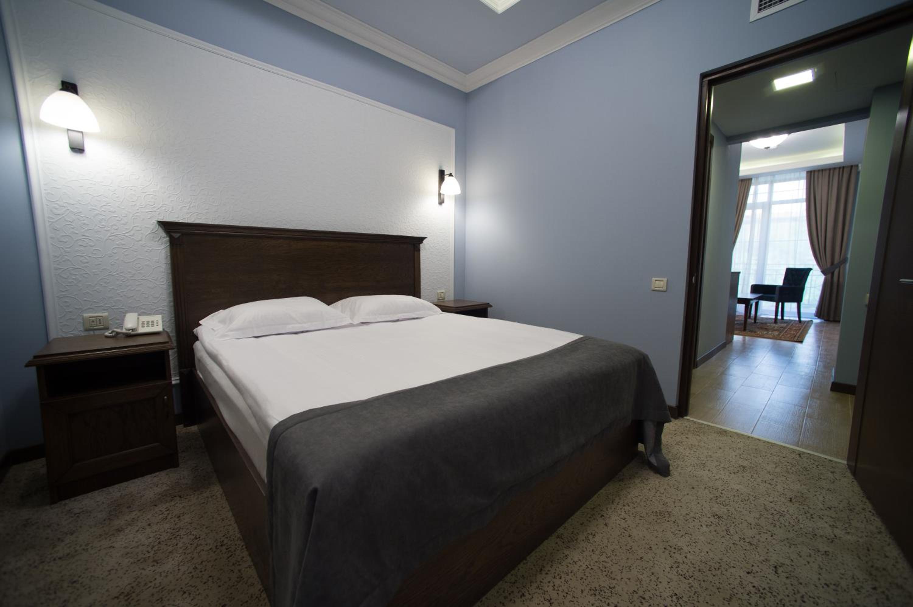 Apartment with Garden View