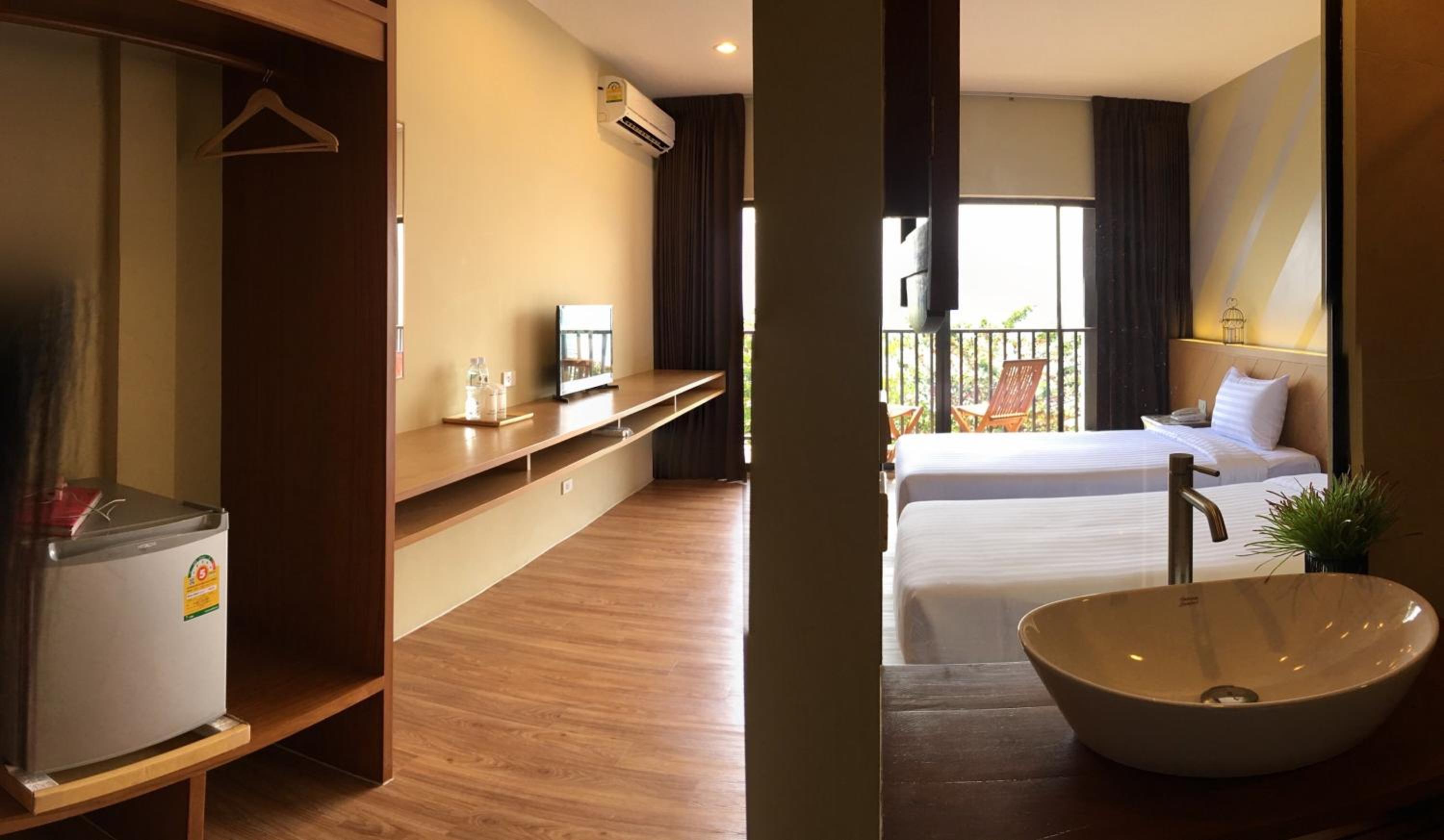 Deluxe Double or Twin Room with Sea View