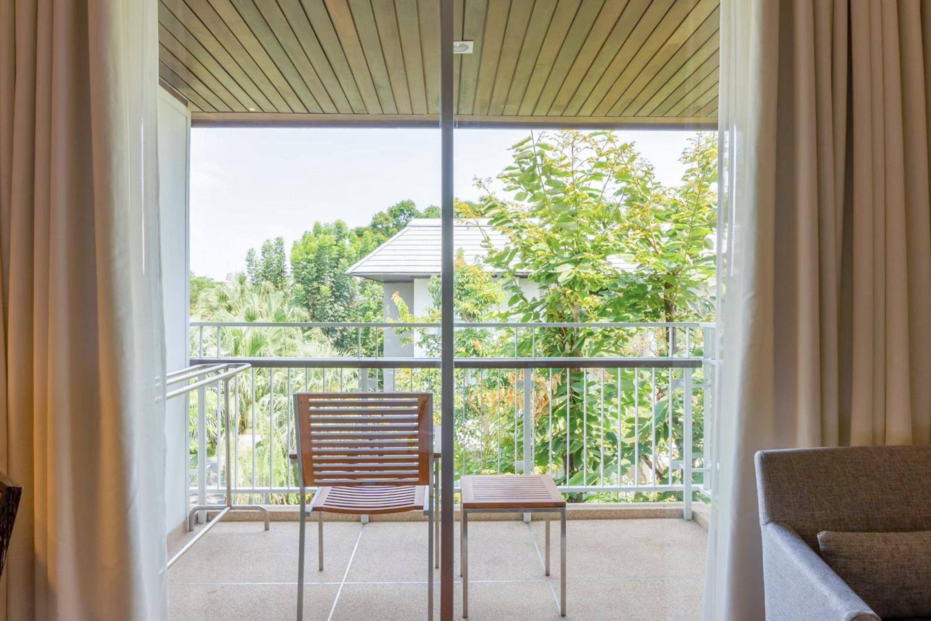 Deluxe Studio Twin Bed