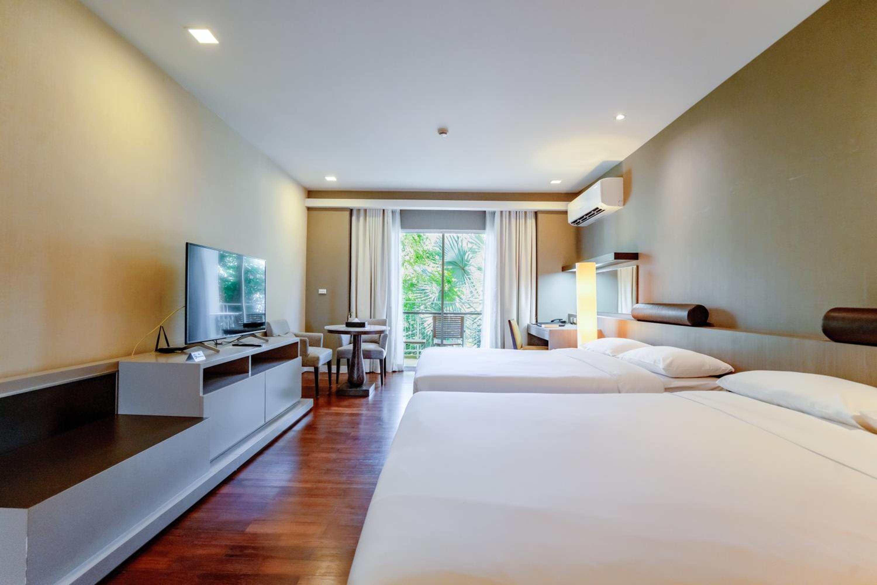 Deluxe Studio Twin Bed