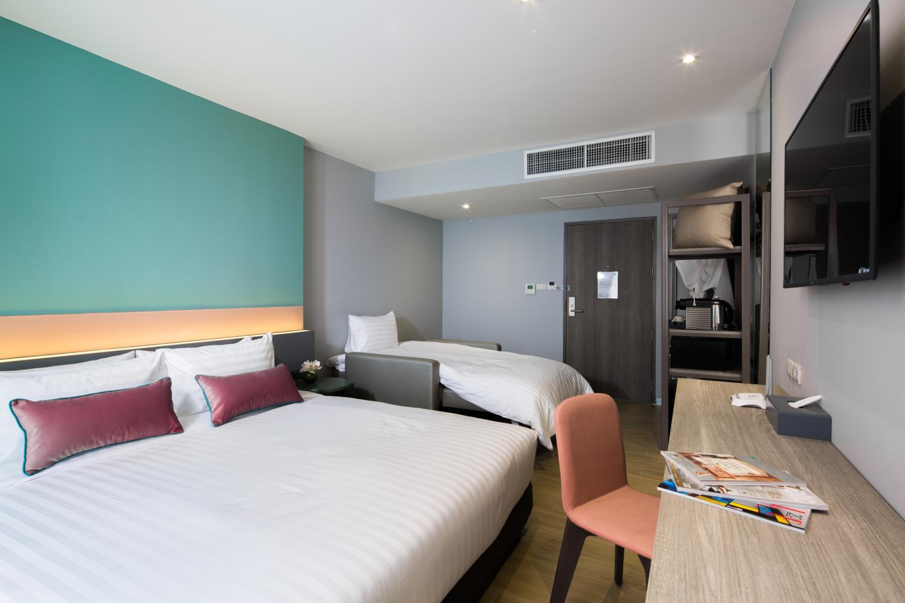 Executive (with Bathtub)