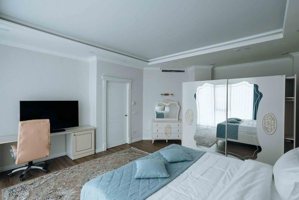 Executive Suite, 1 King Bed, Non Smoking