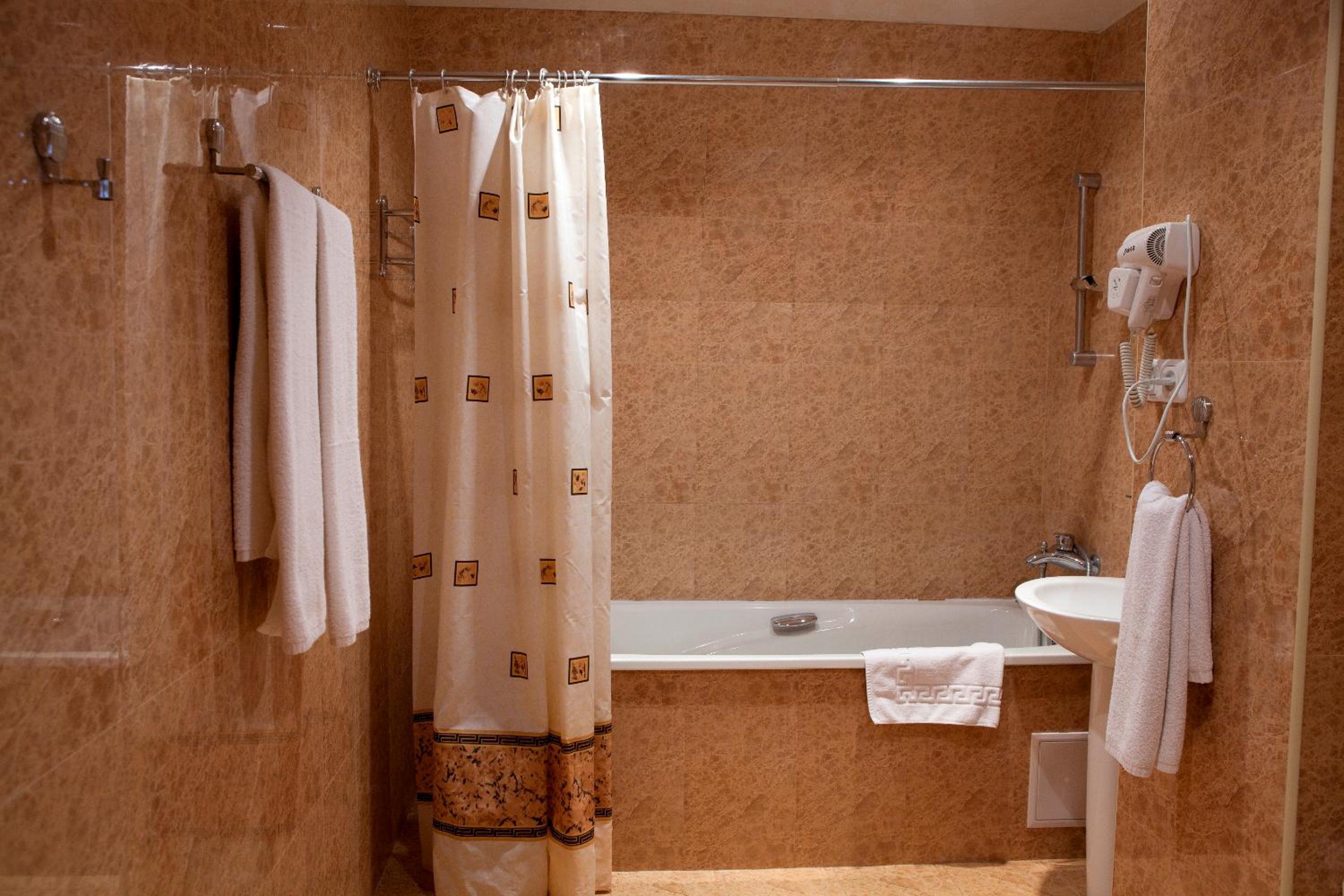 Standard Family Room