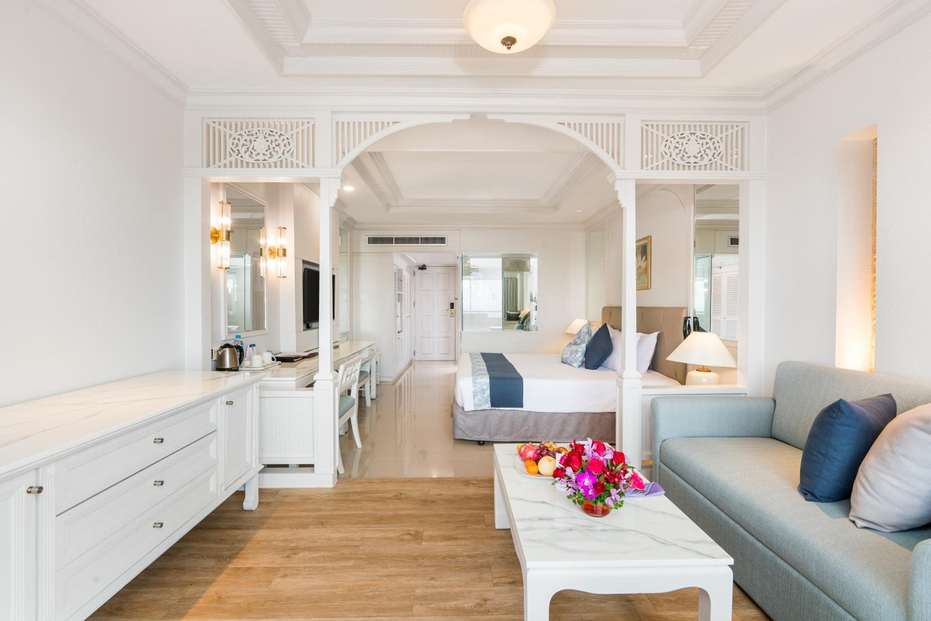 Mini Suite Plus Sea View King Bed