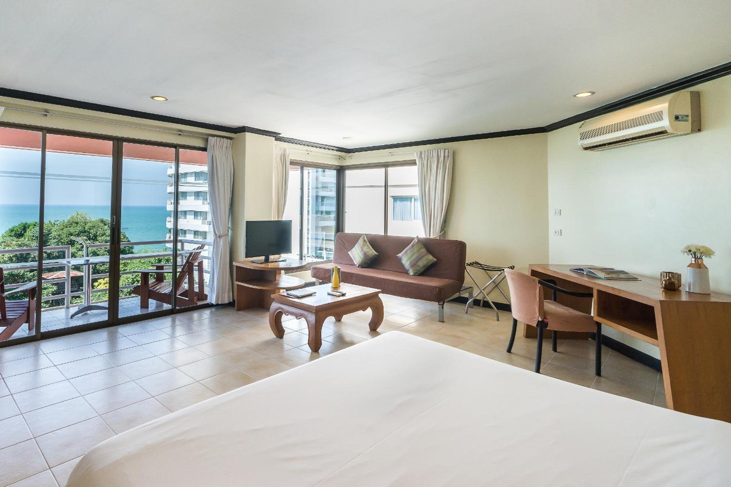 Deluxe Room with Sea View