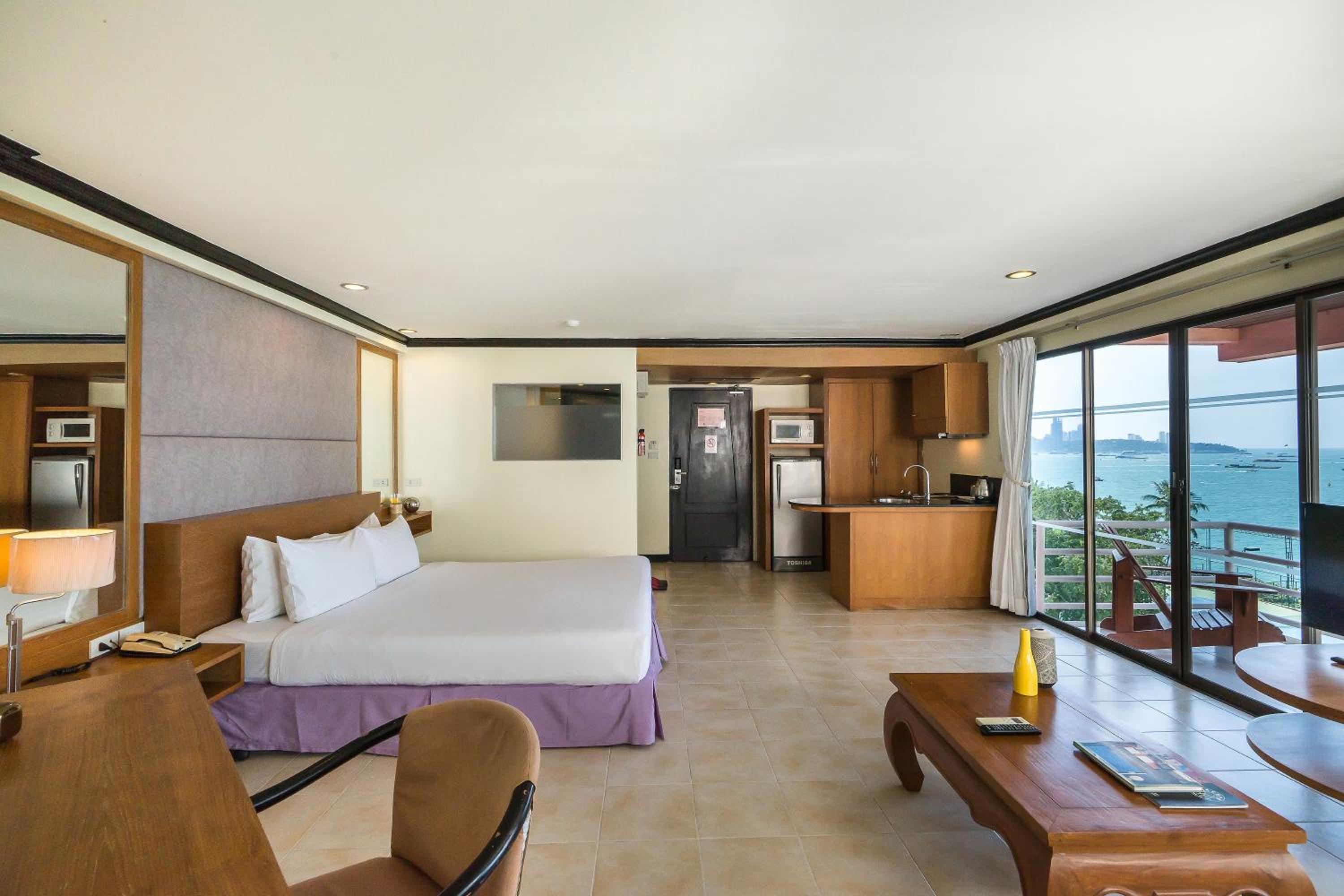 Deluxe Room with Sea View