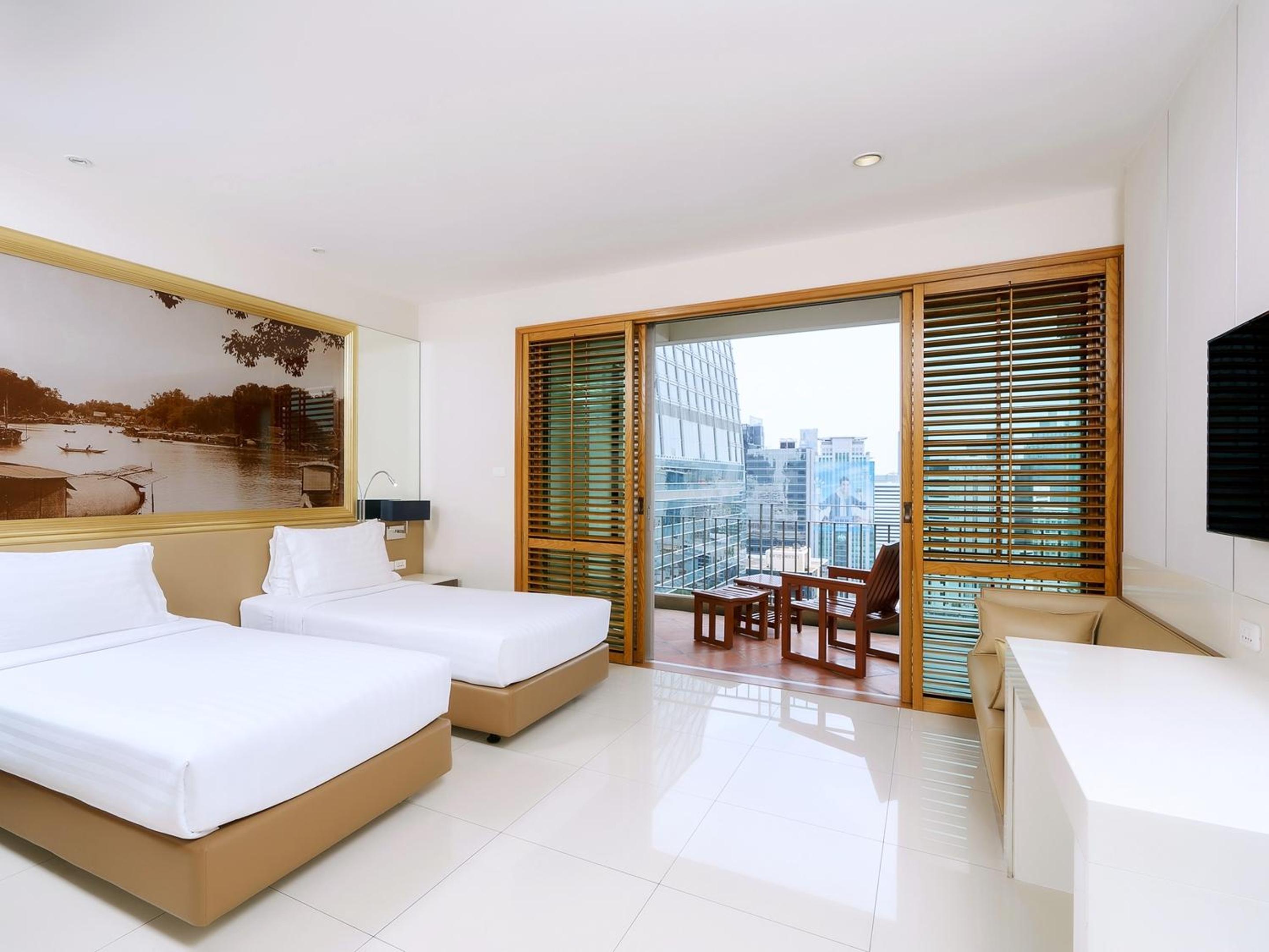 Superior Balcony