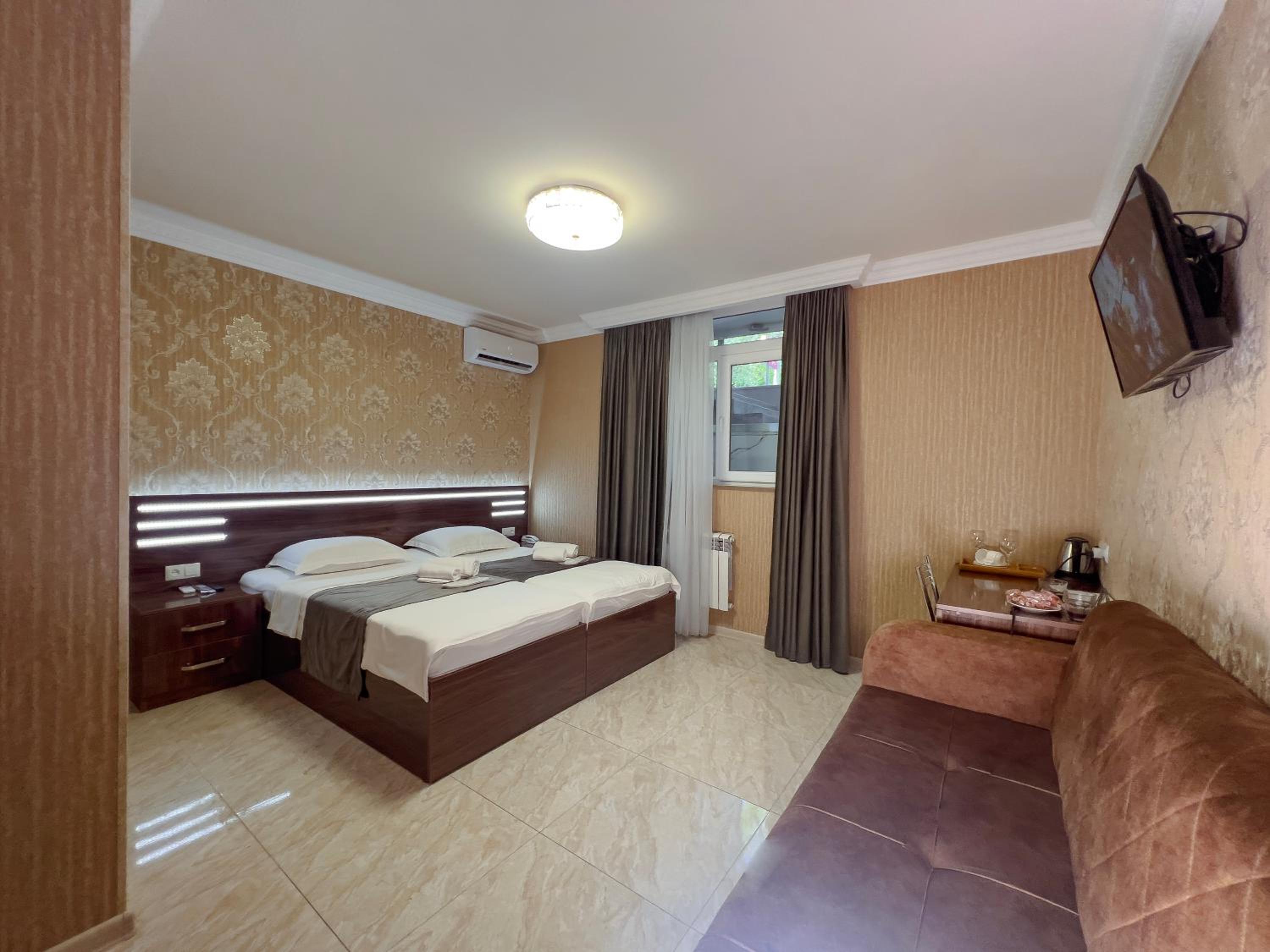 Deluxe Double or Twin Room