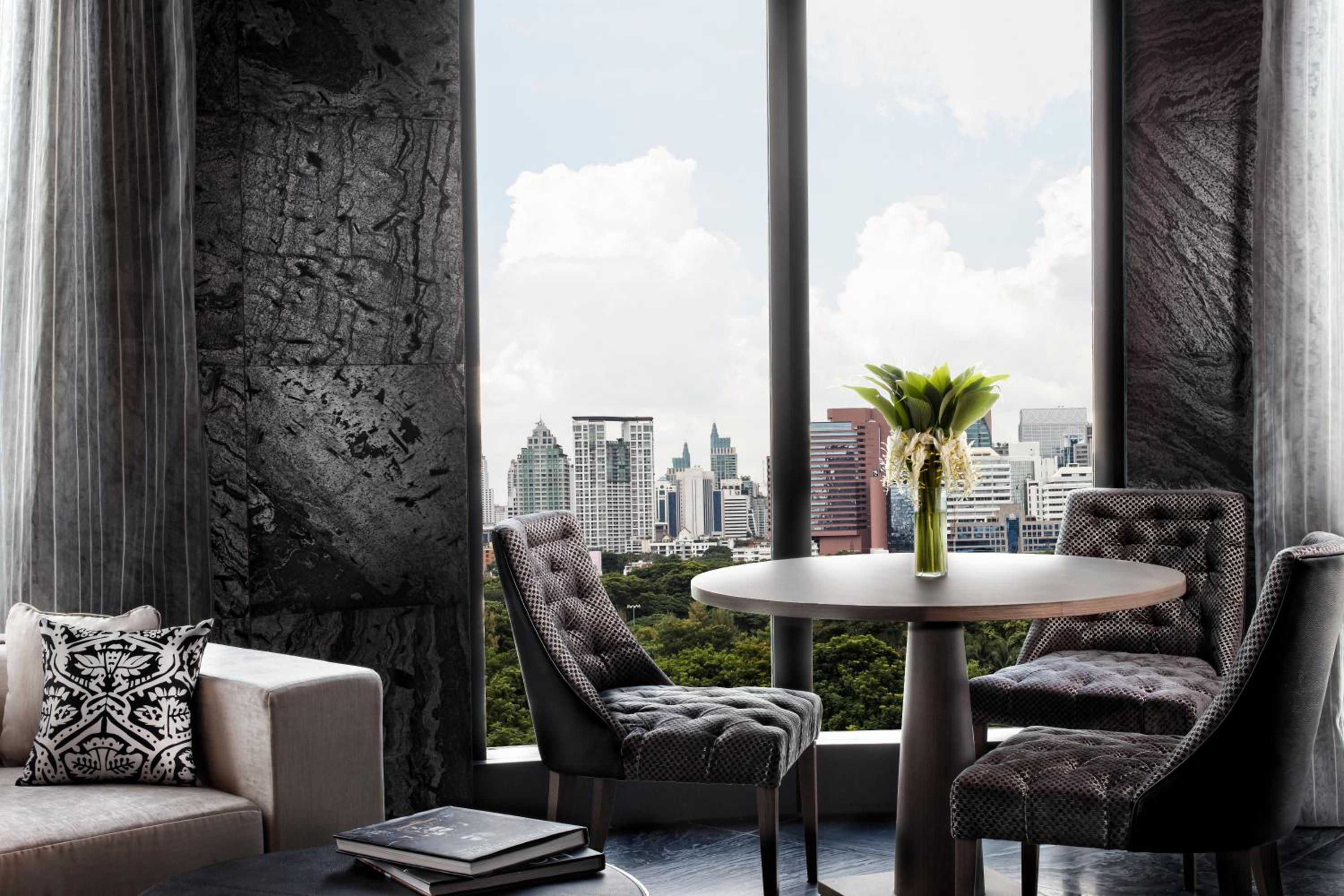 SO Suite with Executive Lounge Benefits