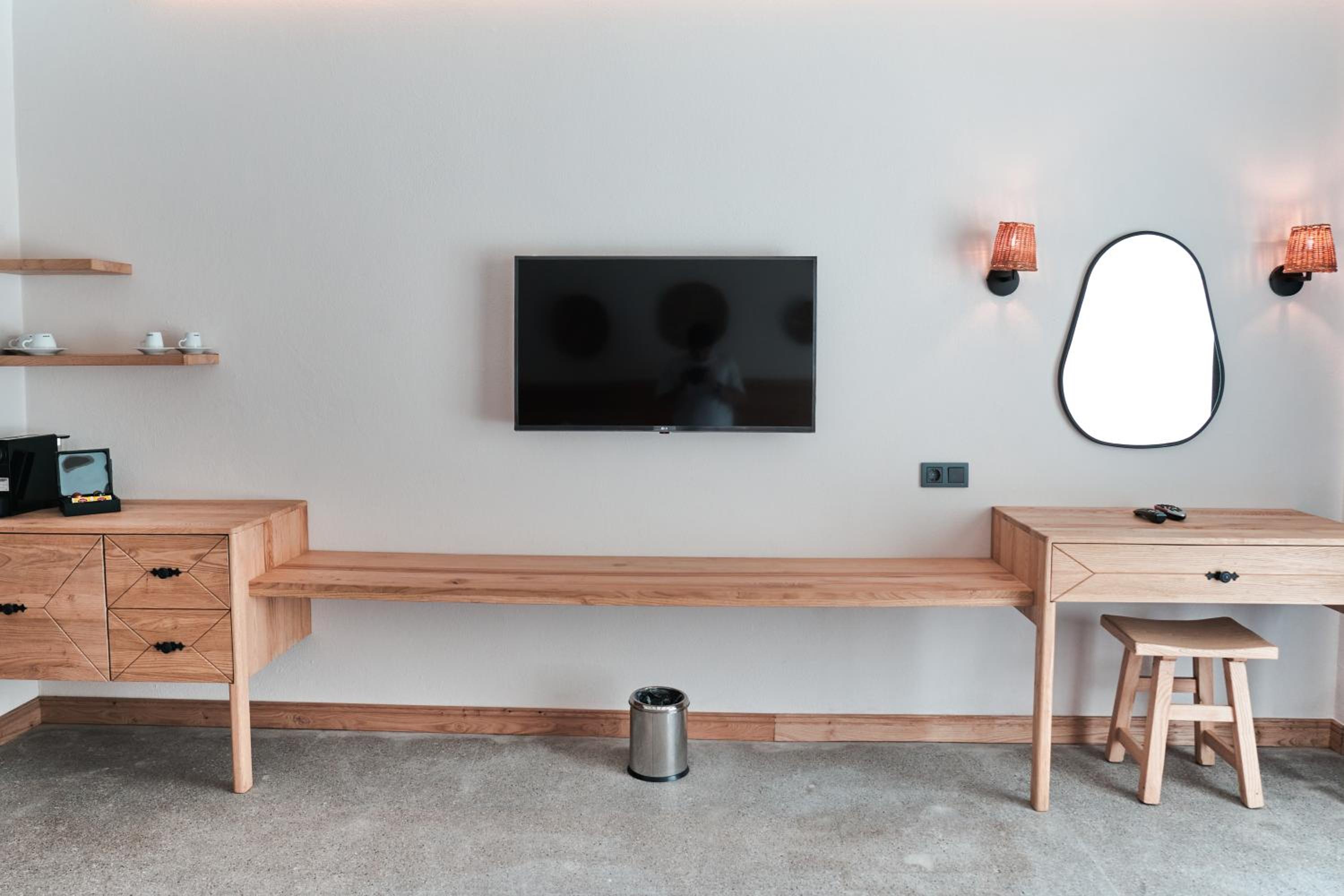 Twin Room with Swimming Pool Access