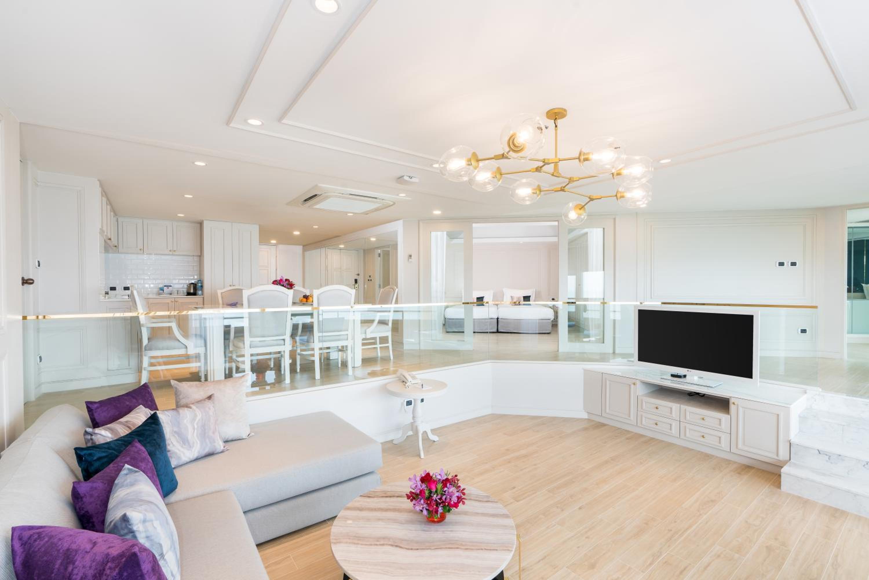 Thai Modern Theme Suite (2 Bedrooms)