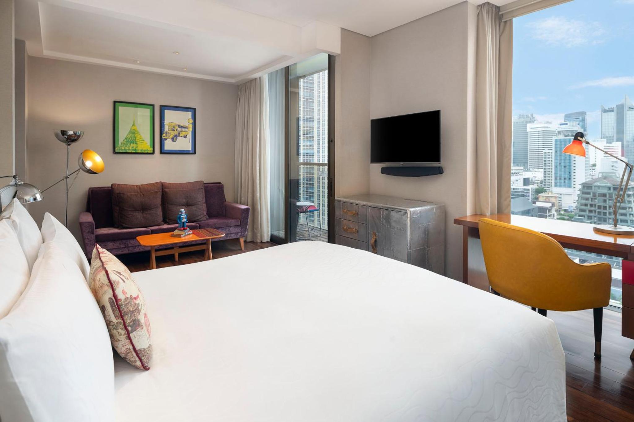 1 King Standard High Floor Balcony