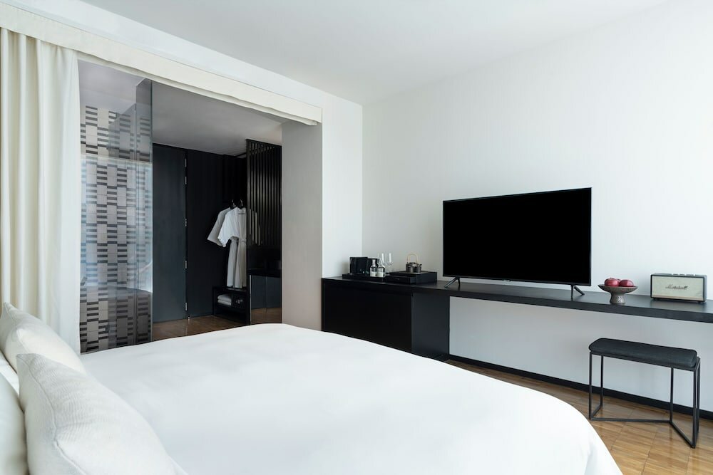 Deluxe Room, 1 King Bed
