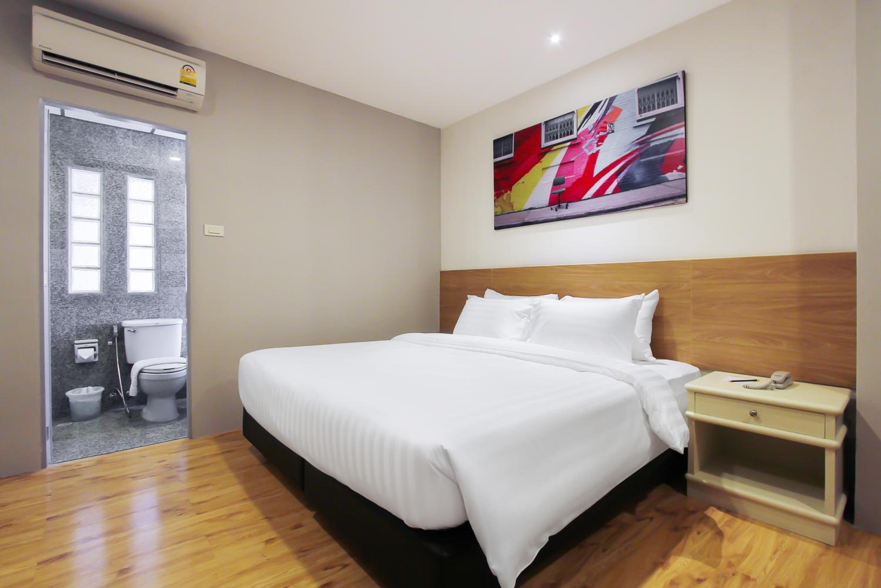 Deluxe Double or Twin Room