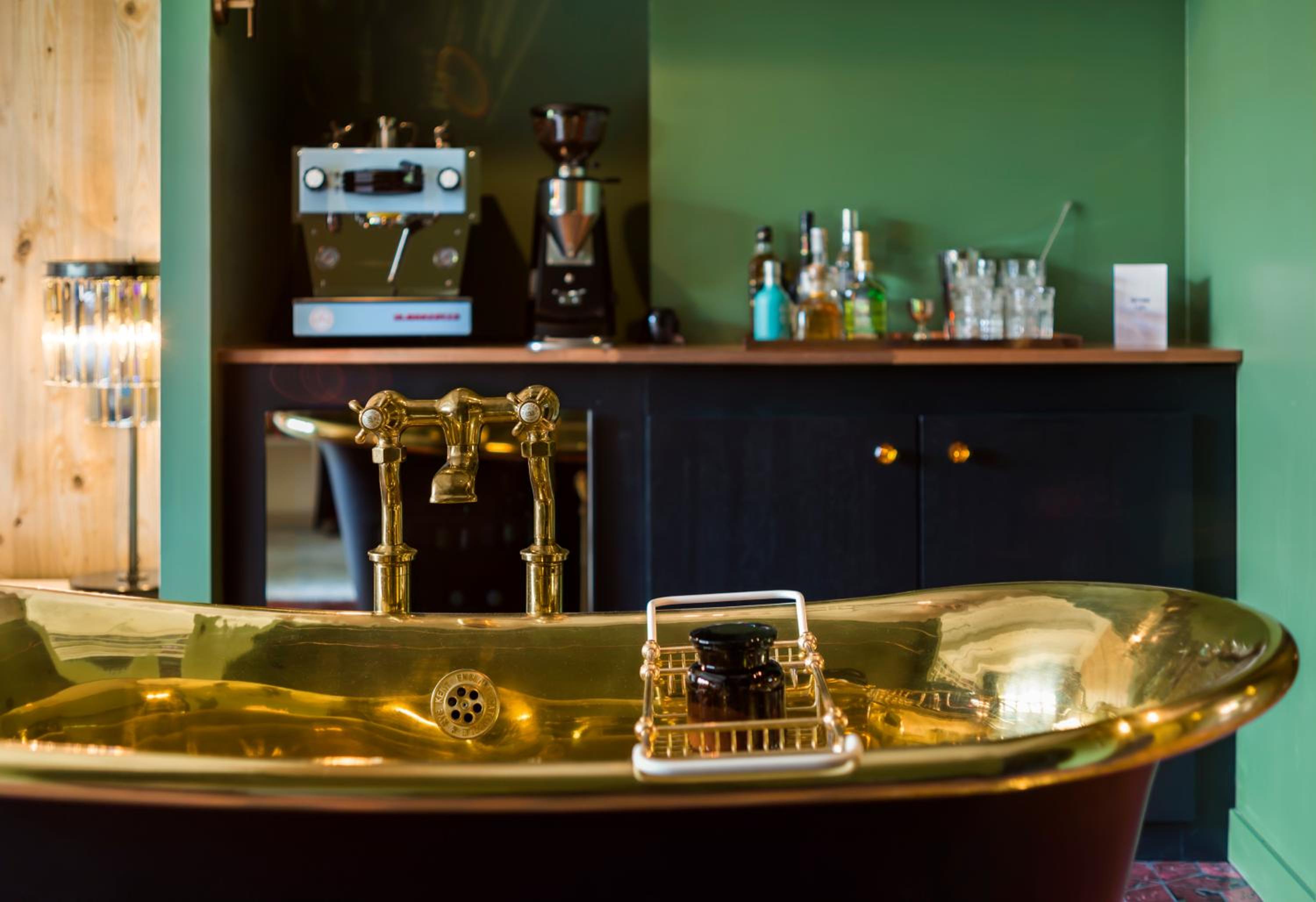 Aviator Signature Room