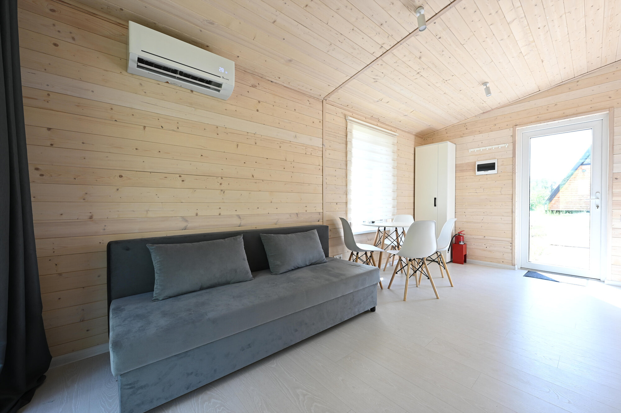 Мини-Барнхаус с видом на лес