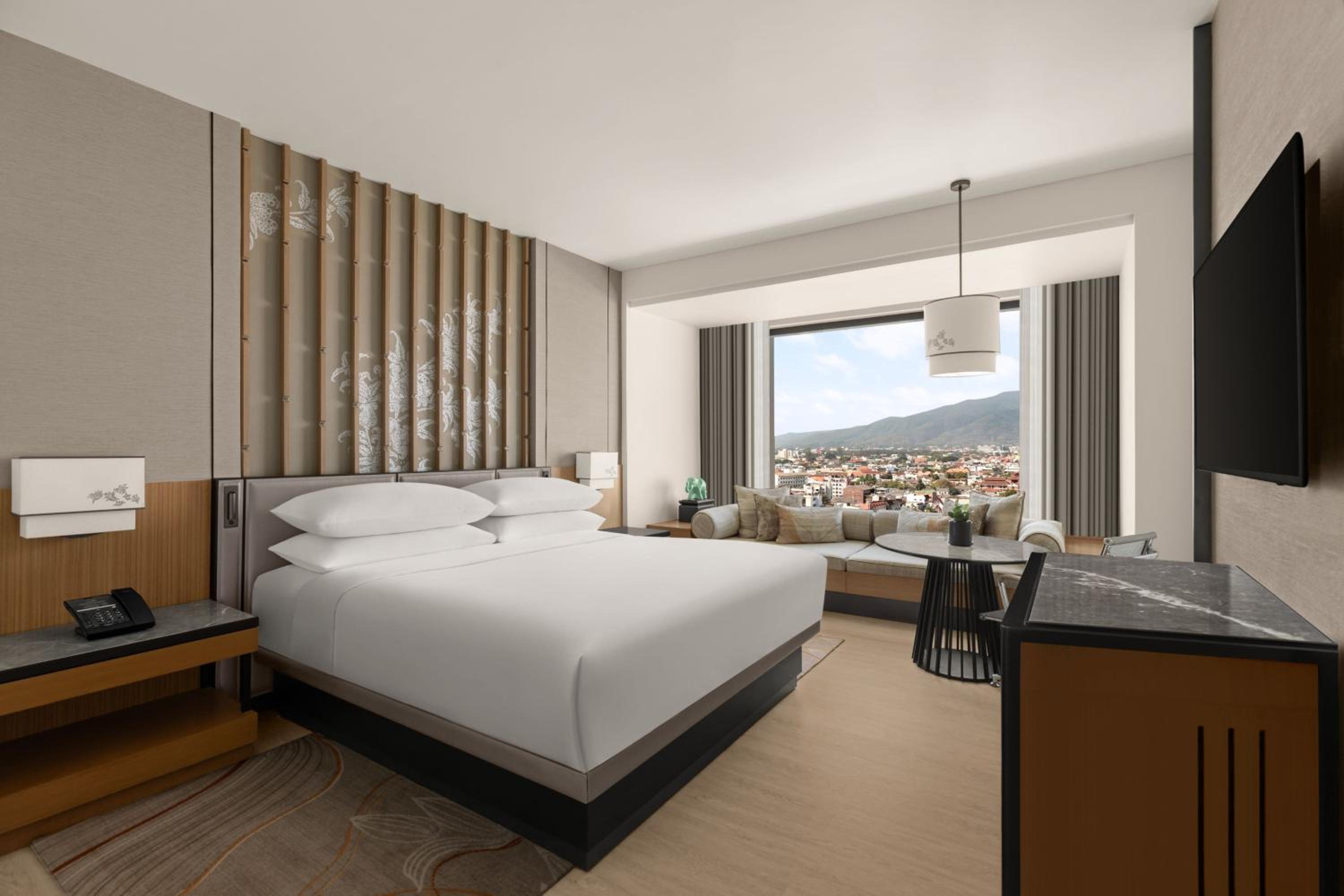 Deluxe Room (K), Guest room, 1 King, Sofa bed