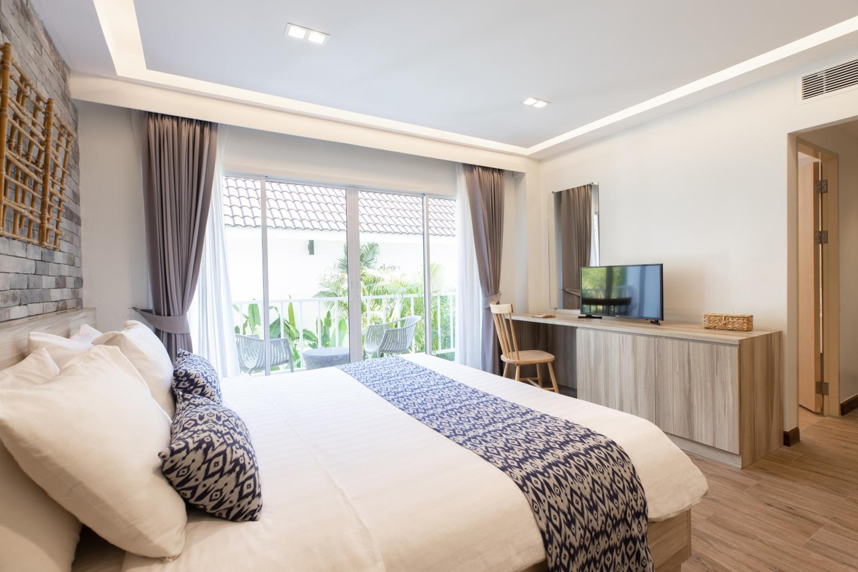 Tropical Thai Double room with Balcony