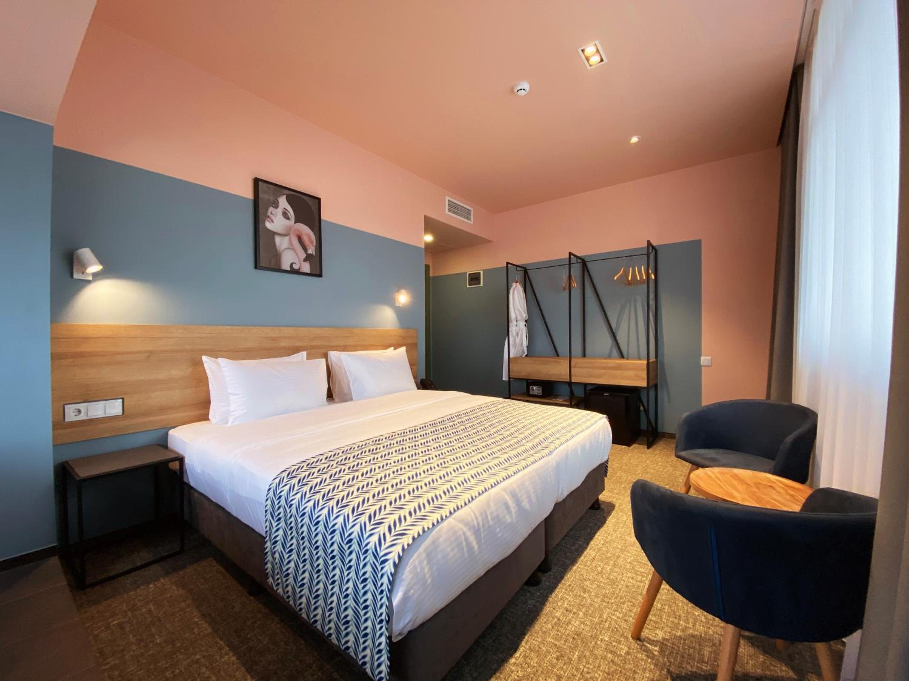 Deluxe Double or Twin Room with City View
