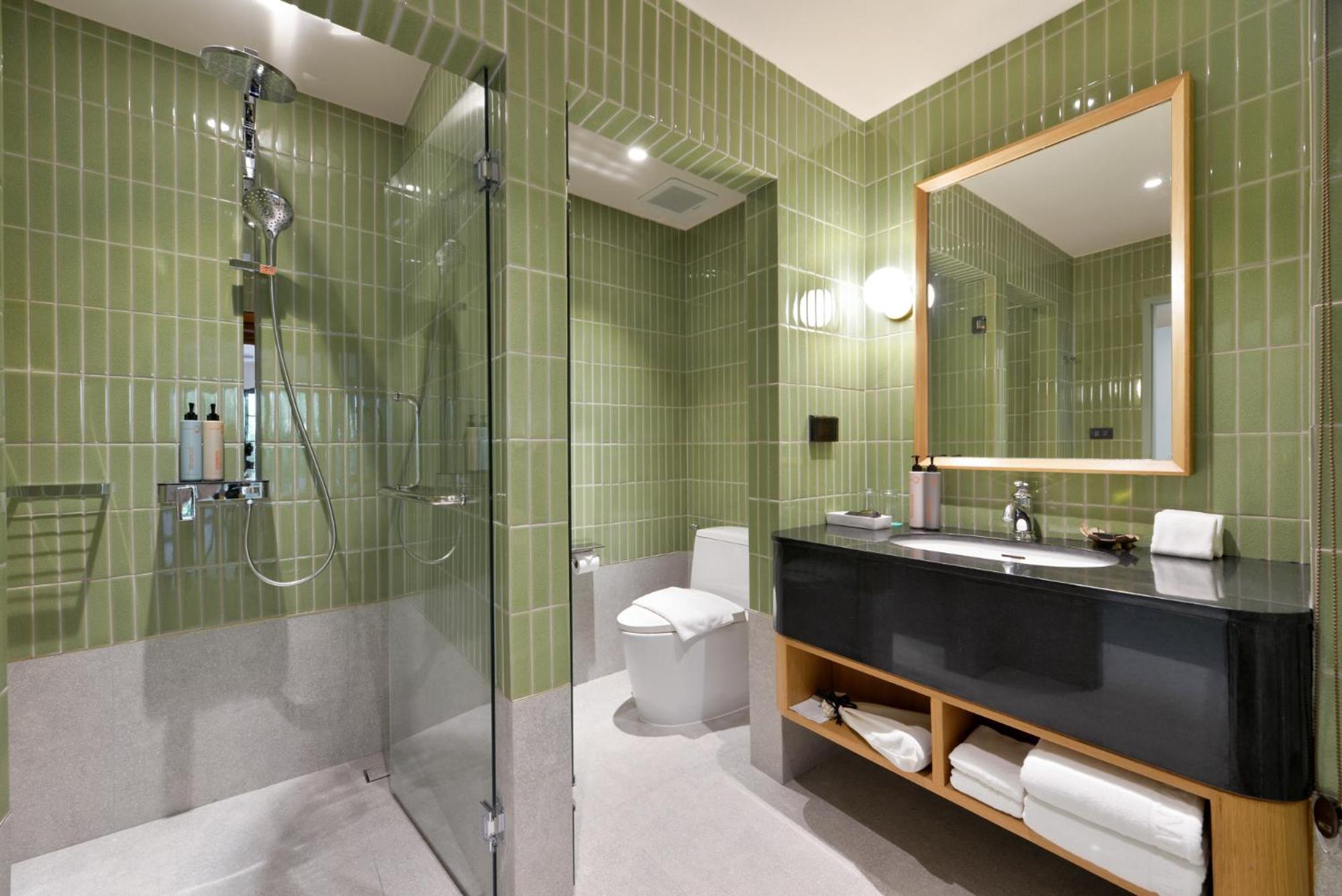 Luxury Garda Two-bedroom Pool Suite