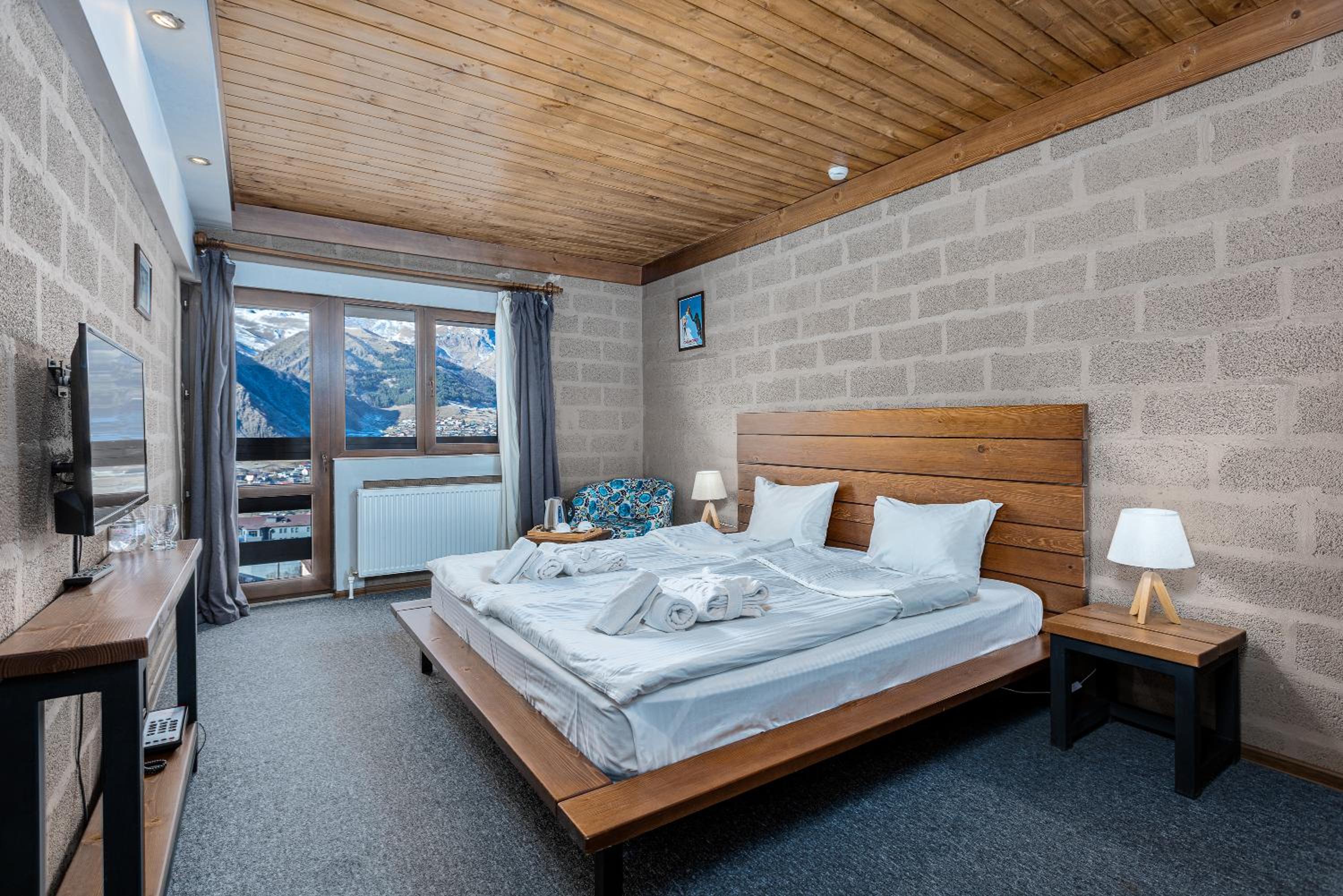 King Room with Mountain View