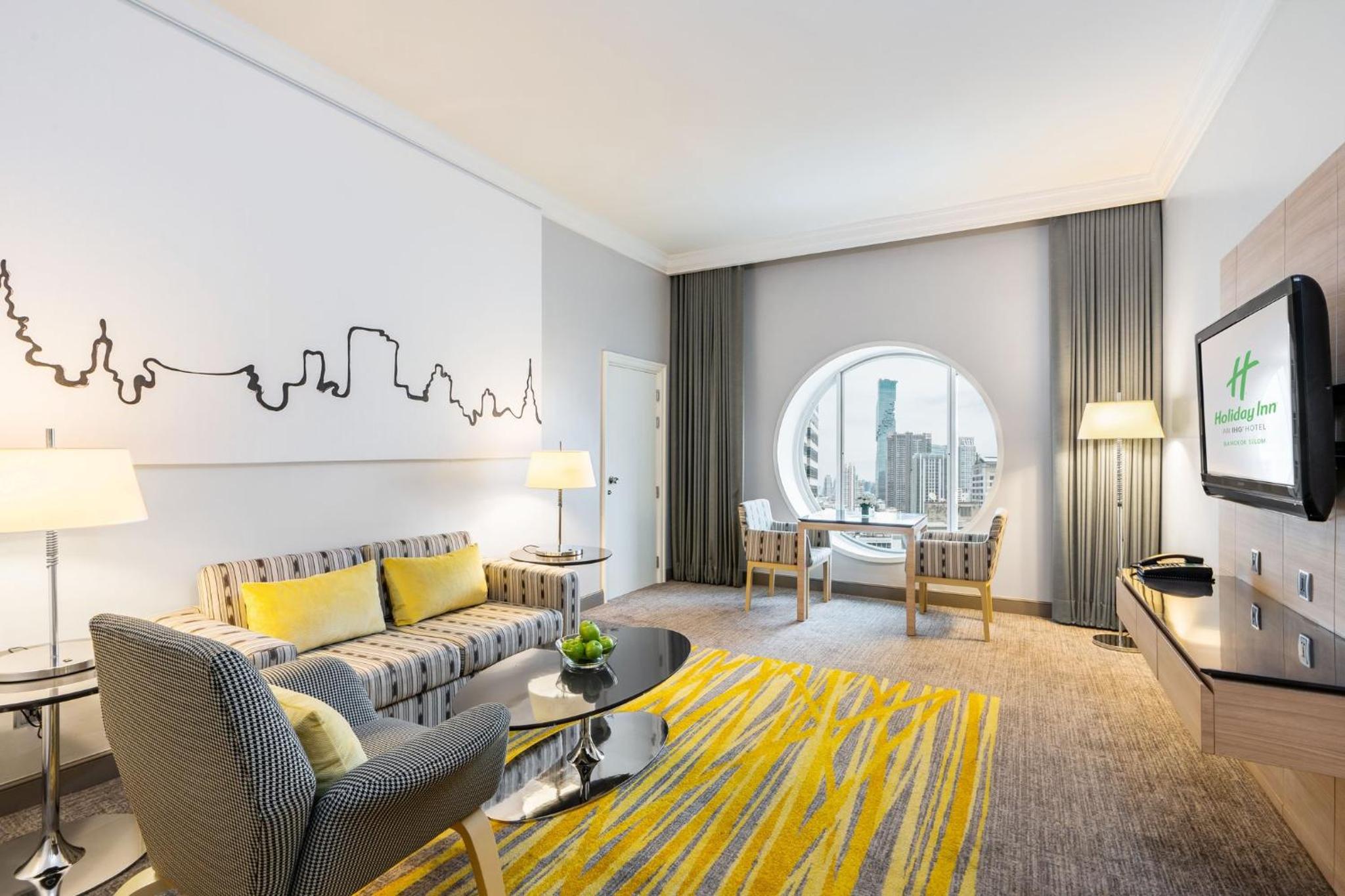 One-Bedroom King Suite with City View