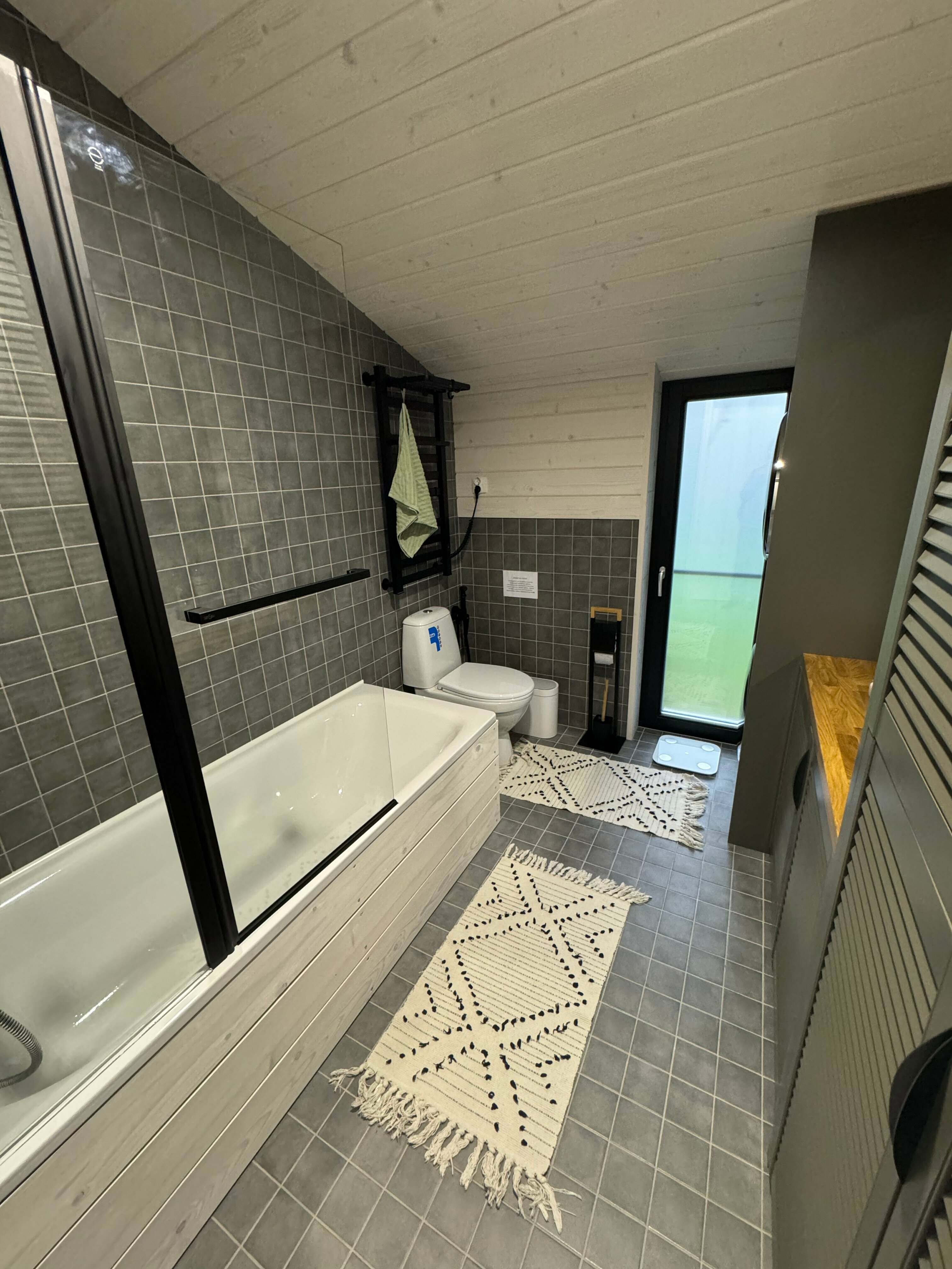 Дом с летним бассейном (3 спальни)