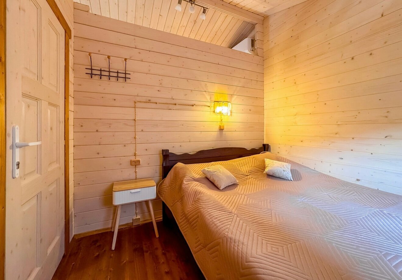 ЛЕТНИЙ ДОМИК № 1