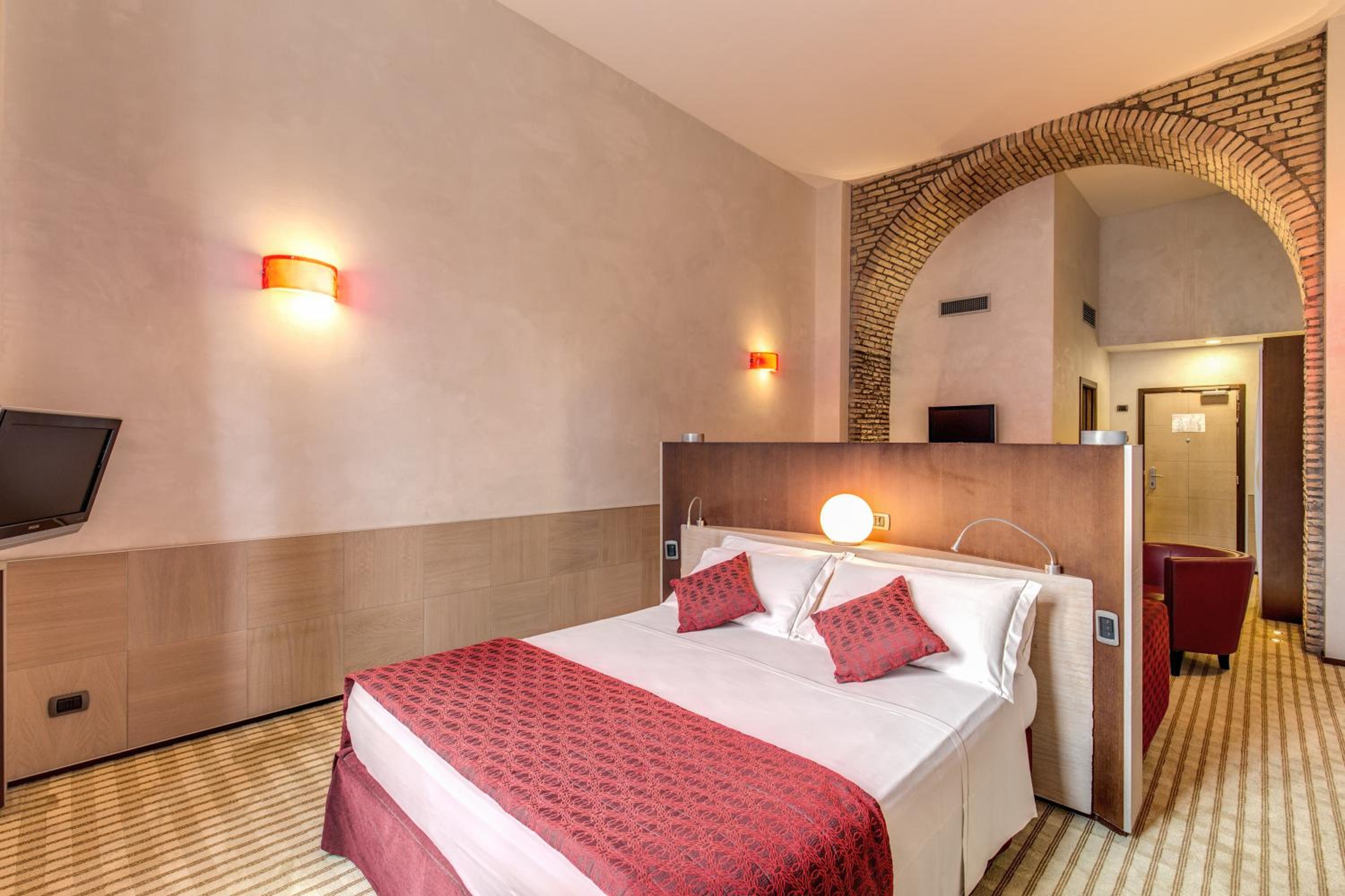 Family Room (2 Adults + 2 Children)