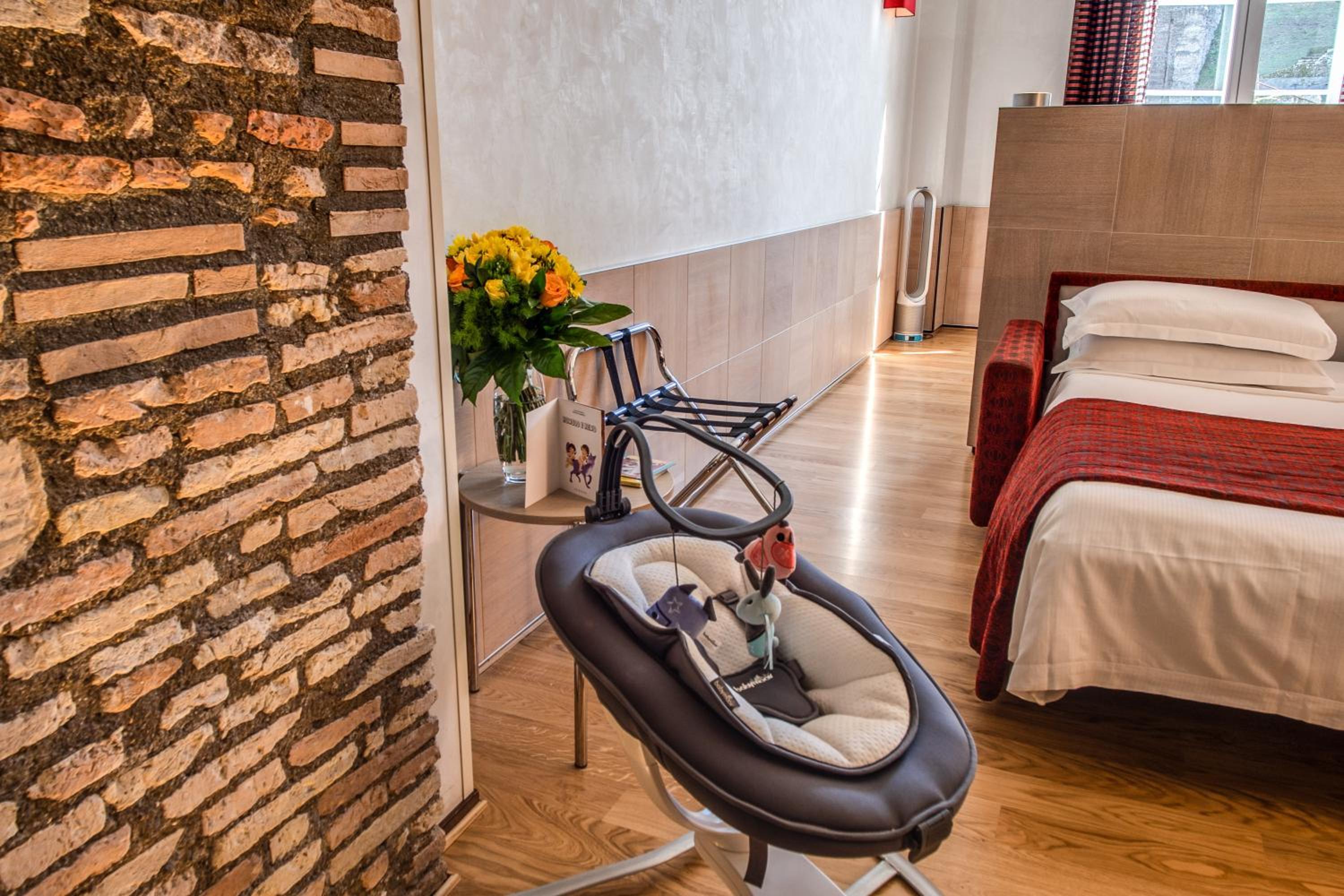 Family Room (2 Adults + 2 Children)