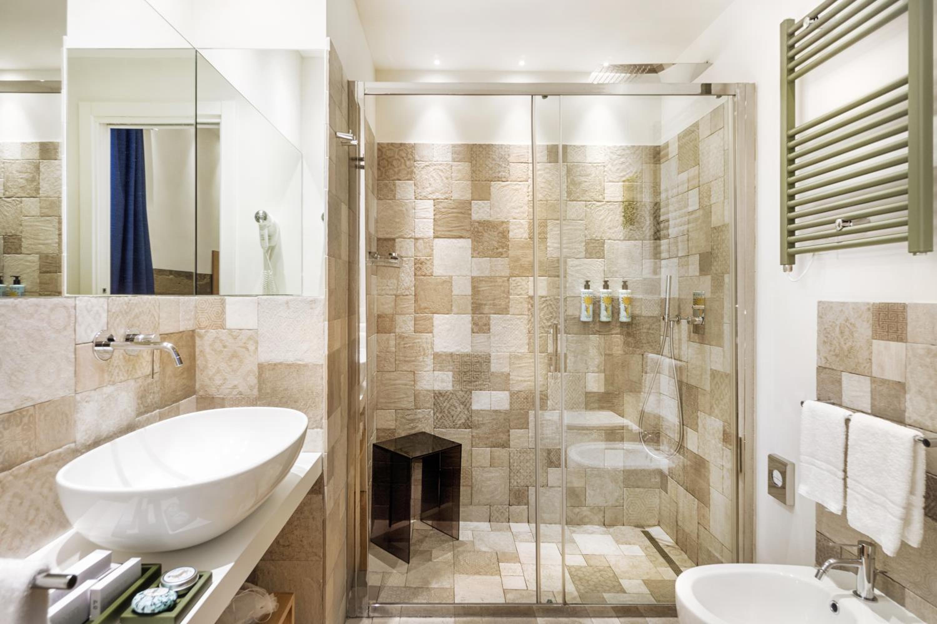 Suite with Whirlpool