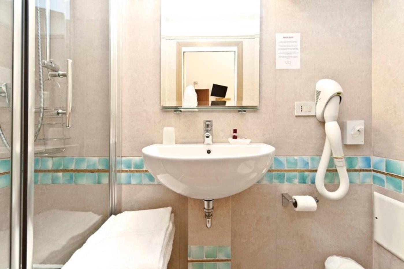 Deluxe Double Room With Canal View
