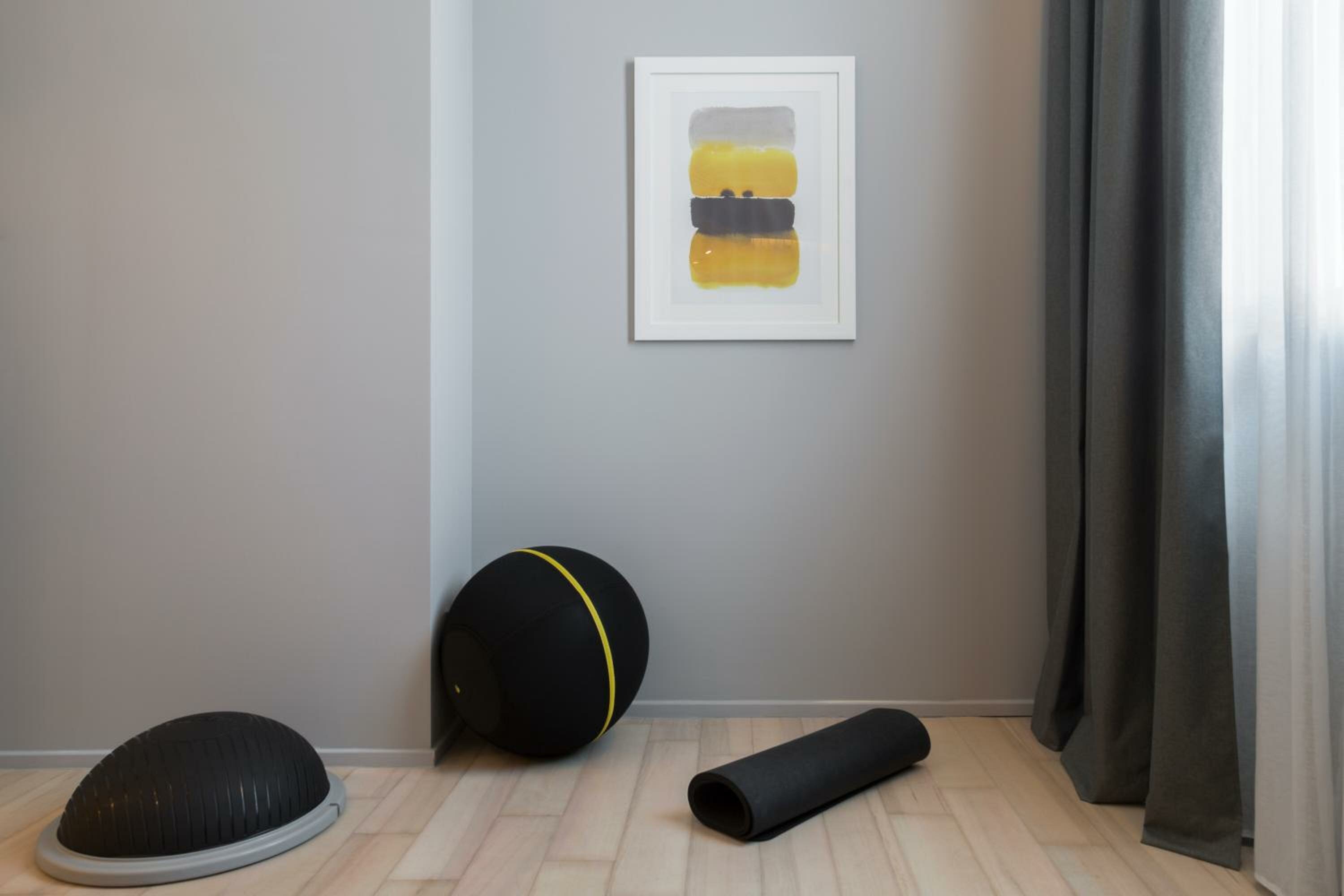 Premium Corner King Room with City View