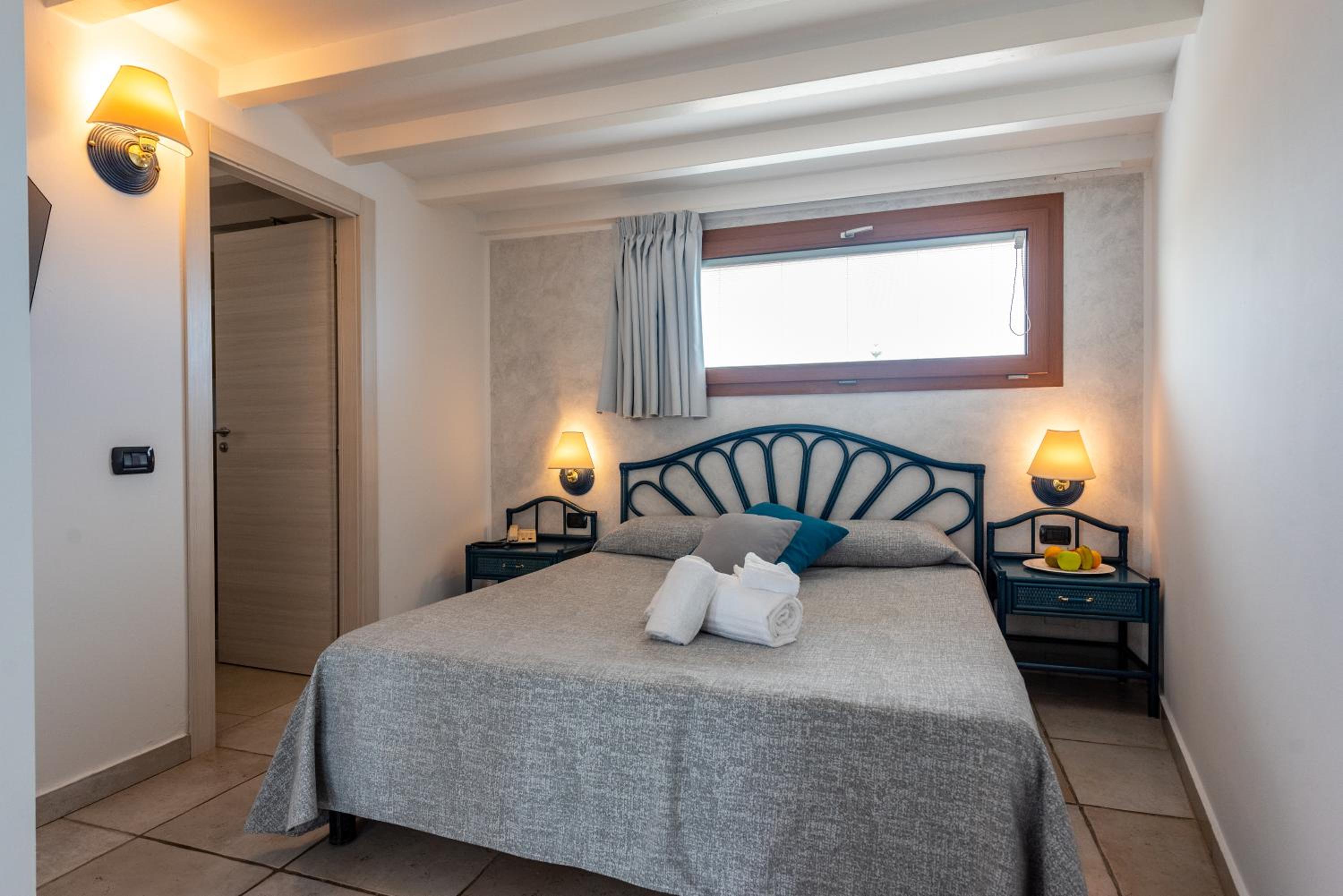 Deluxe Double or Twin Room with Sea View