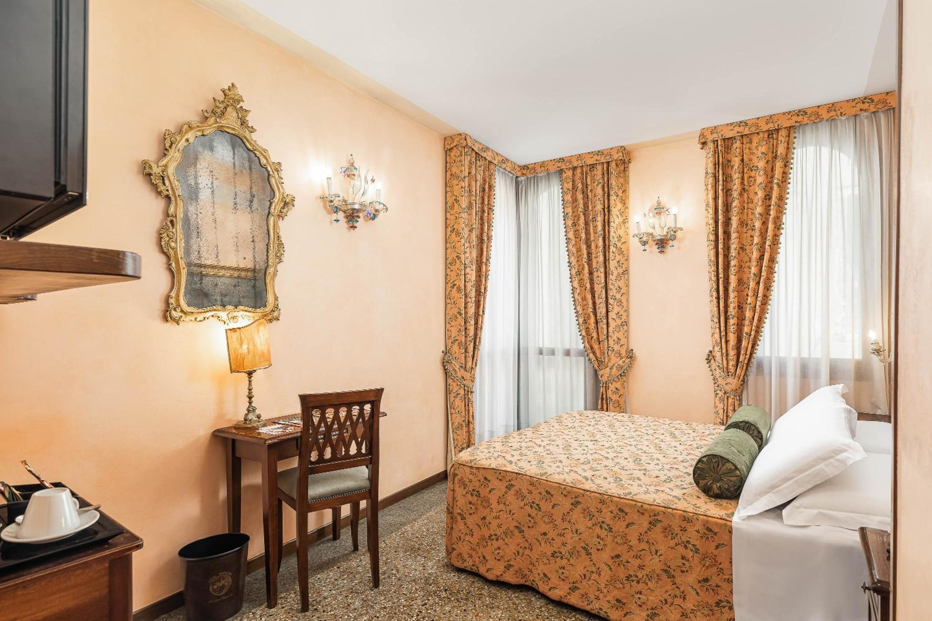 Classic Triple Room
