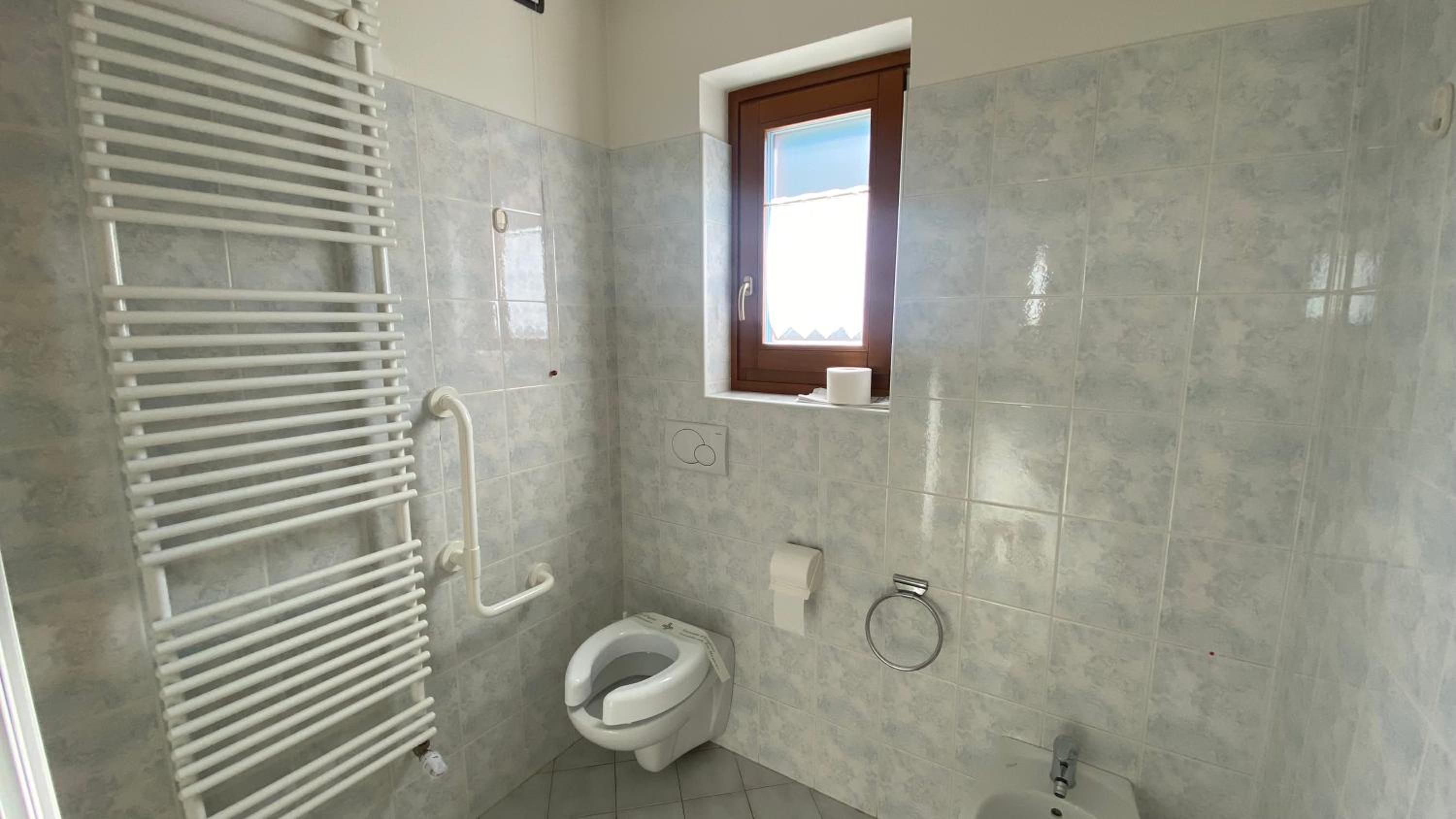 Single Room - Disability Access