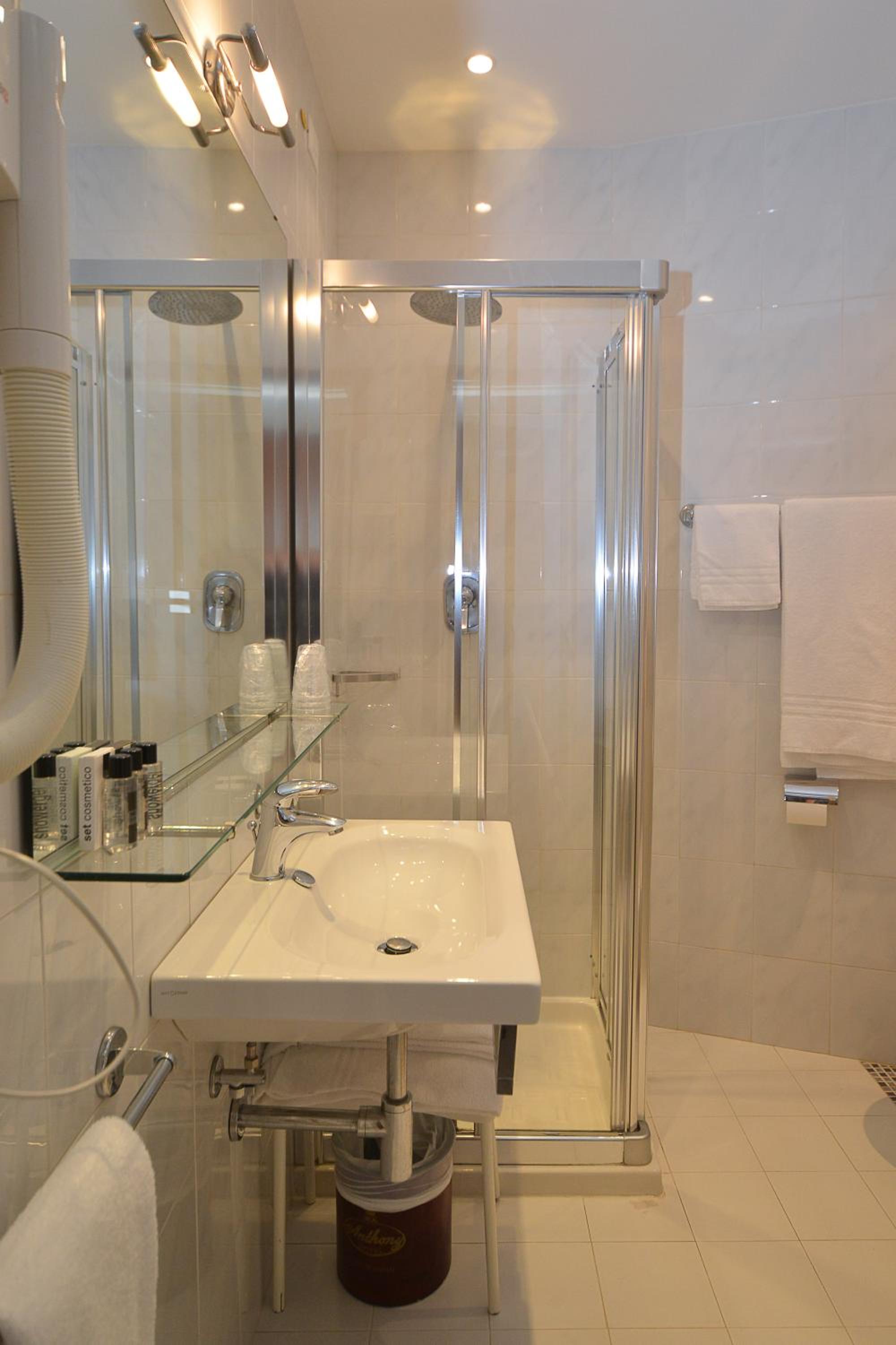 Classic Double or Twin Room with Balcony and Lateral Sea View