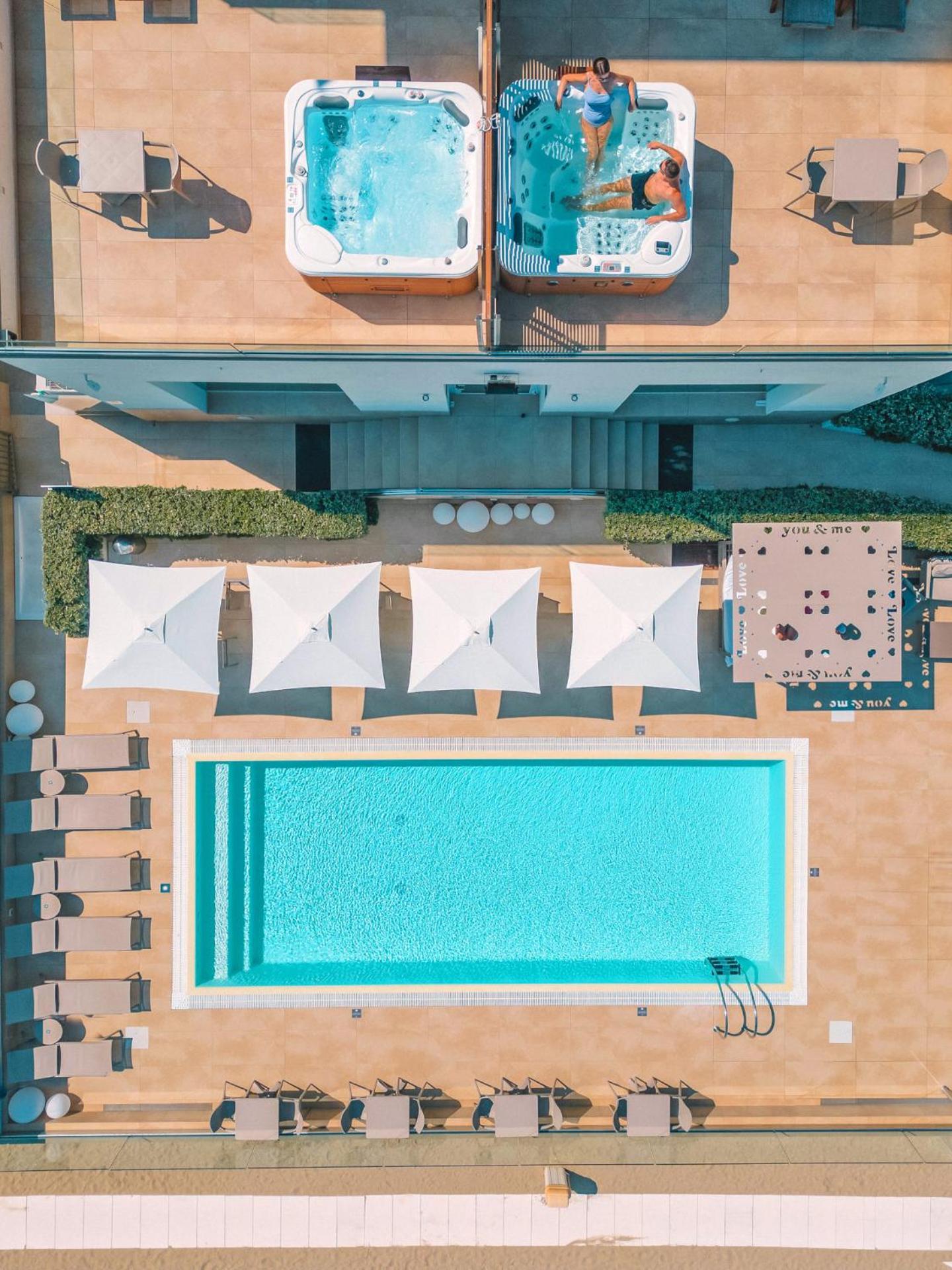 Suite with Terrace and Sea View and Jacuzzi