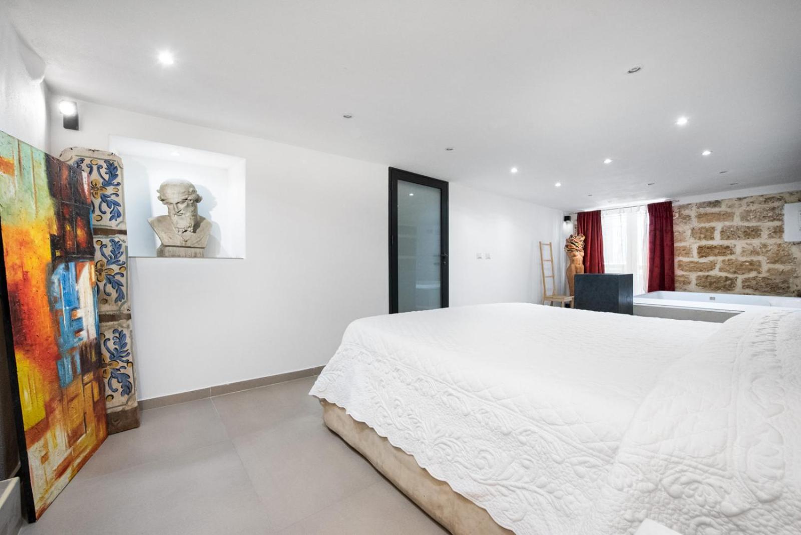 Suite with Spa Bath