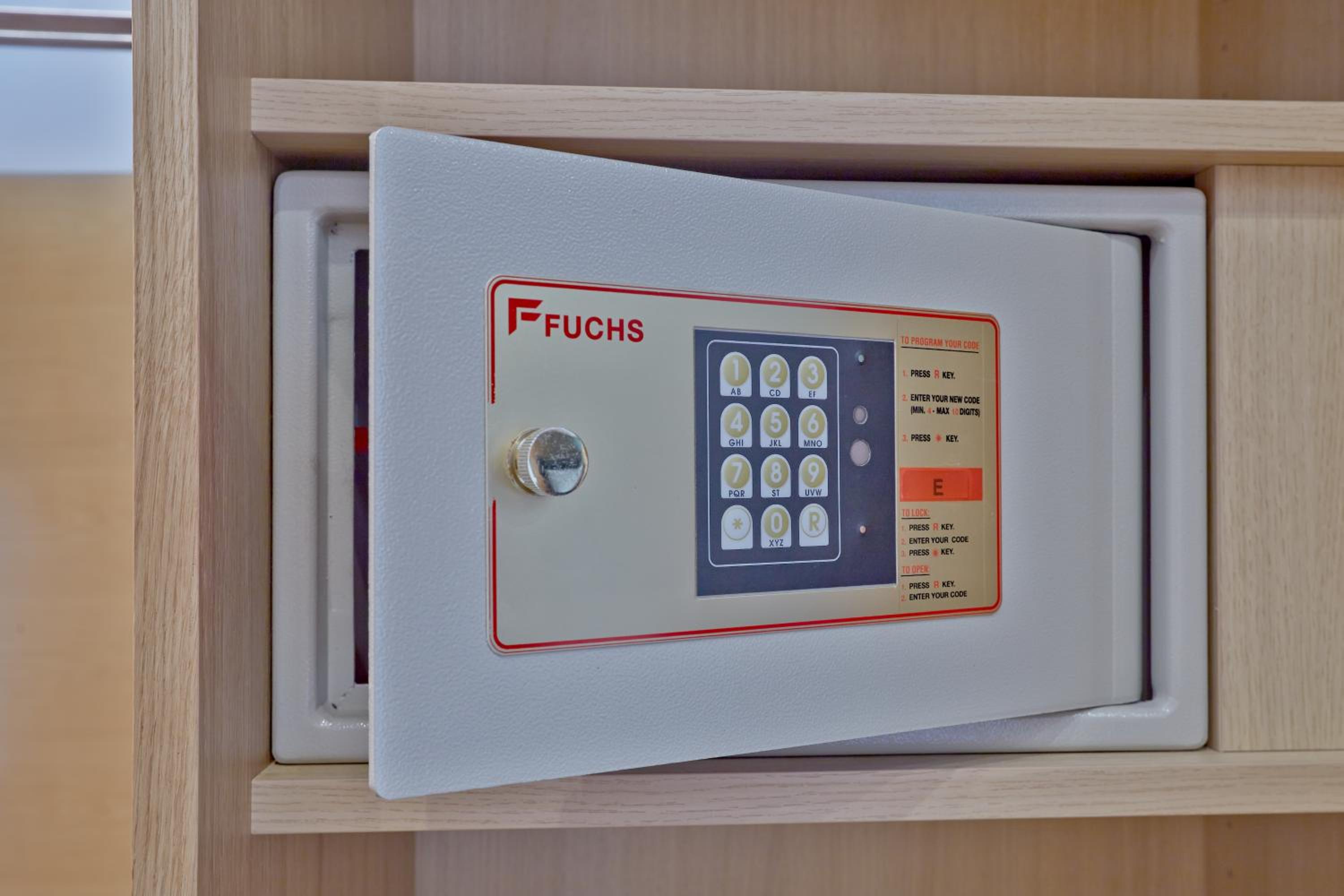 Family Room (2 Adults + 2 Children)