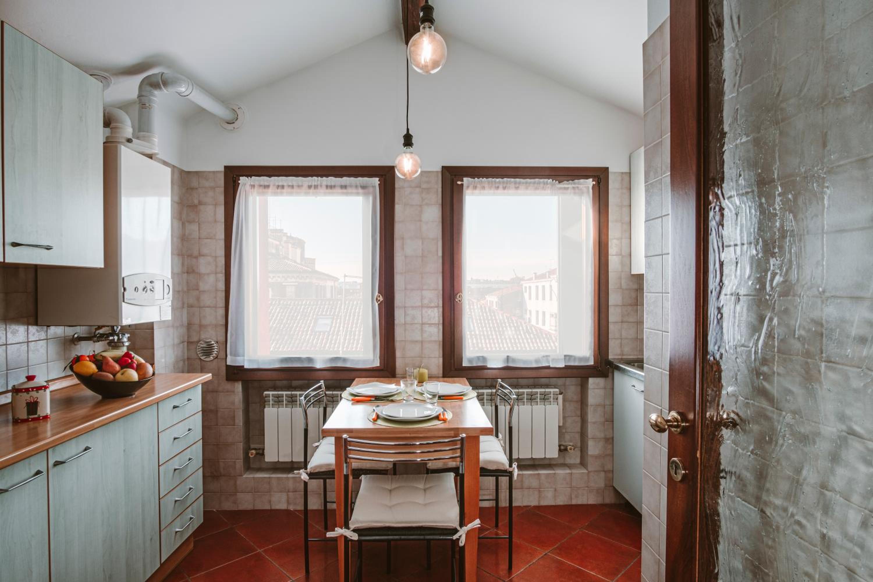 One-Bedroom Apartment - Annex