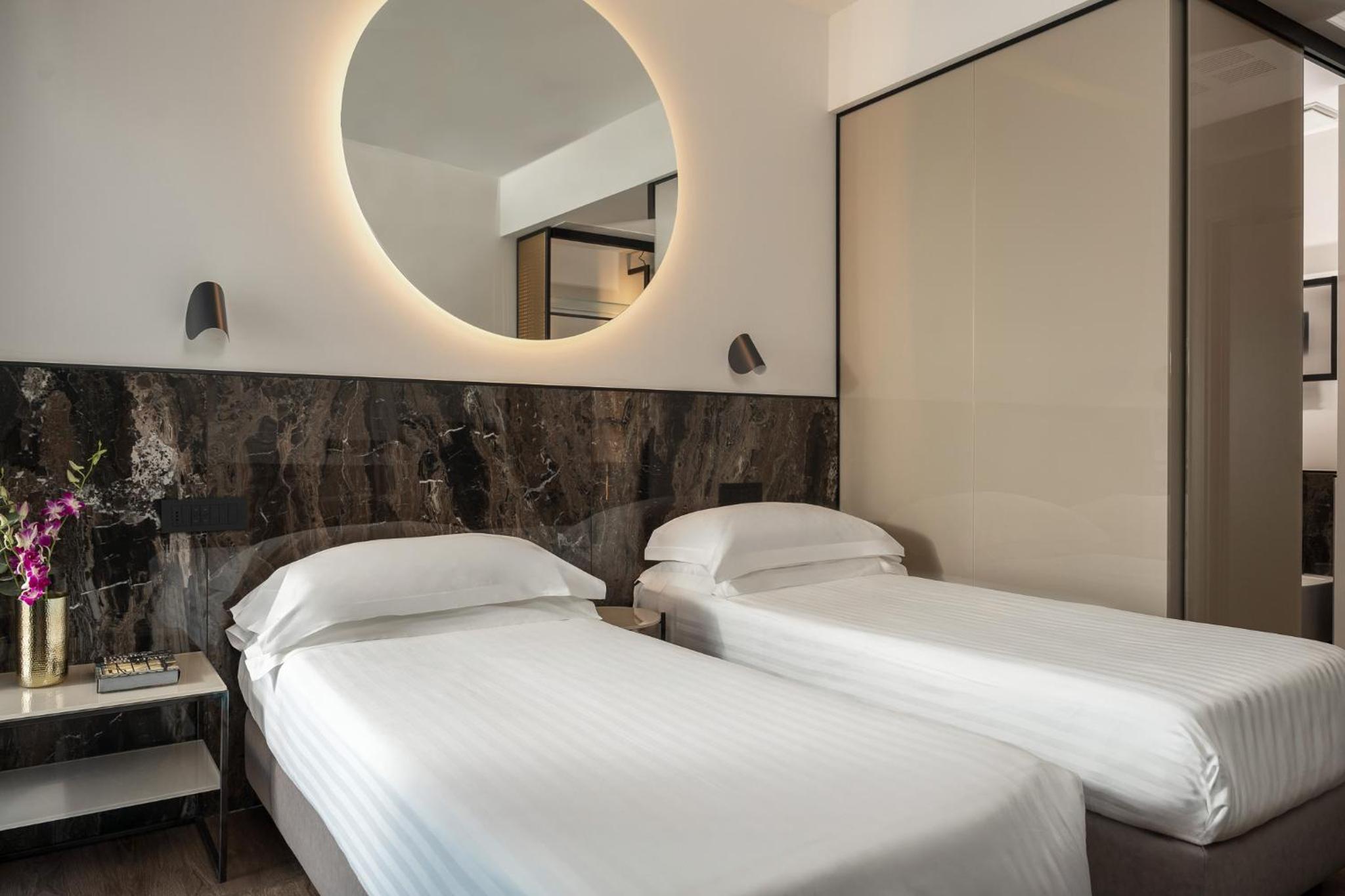 Superior Double or Twin Room with Partial Sea View