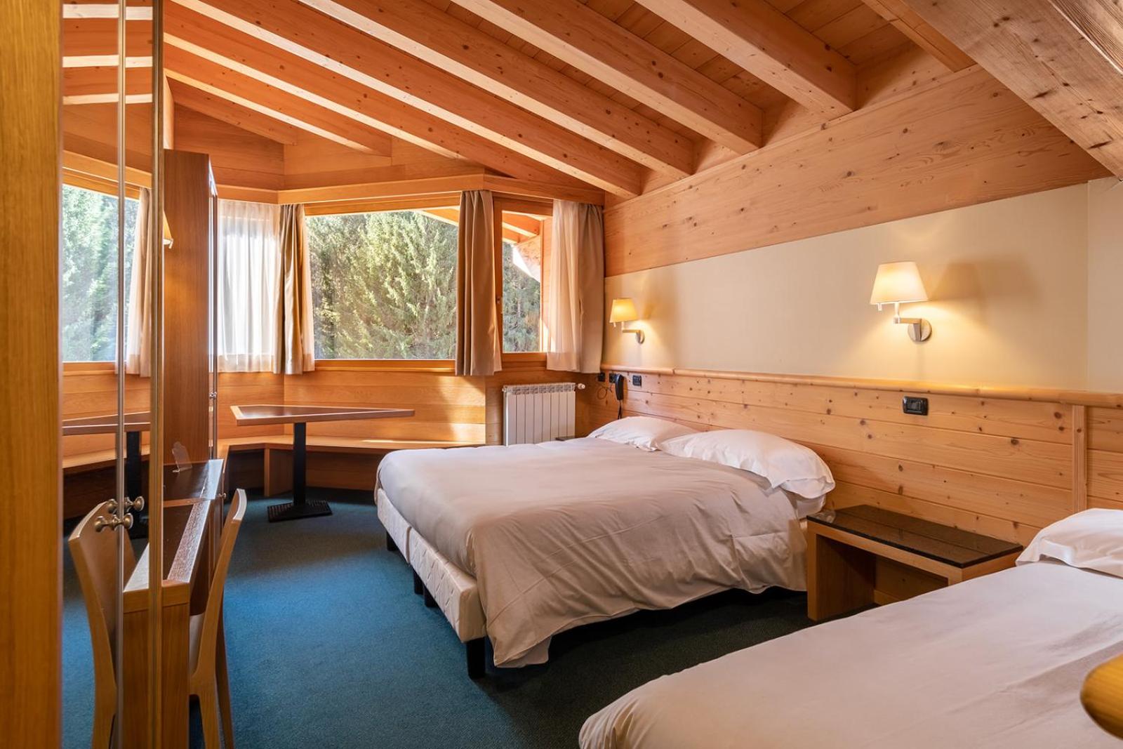 Standard Triple Room with Mountain View