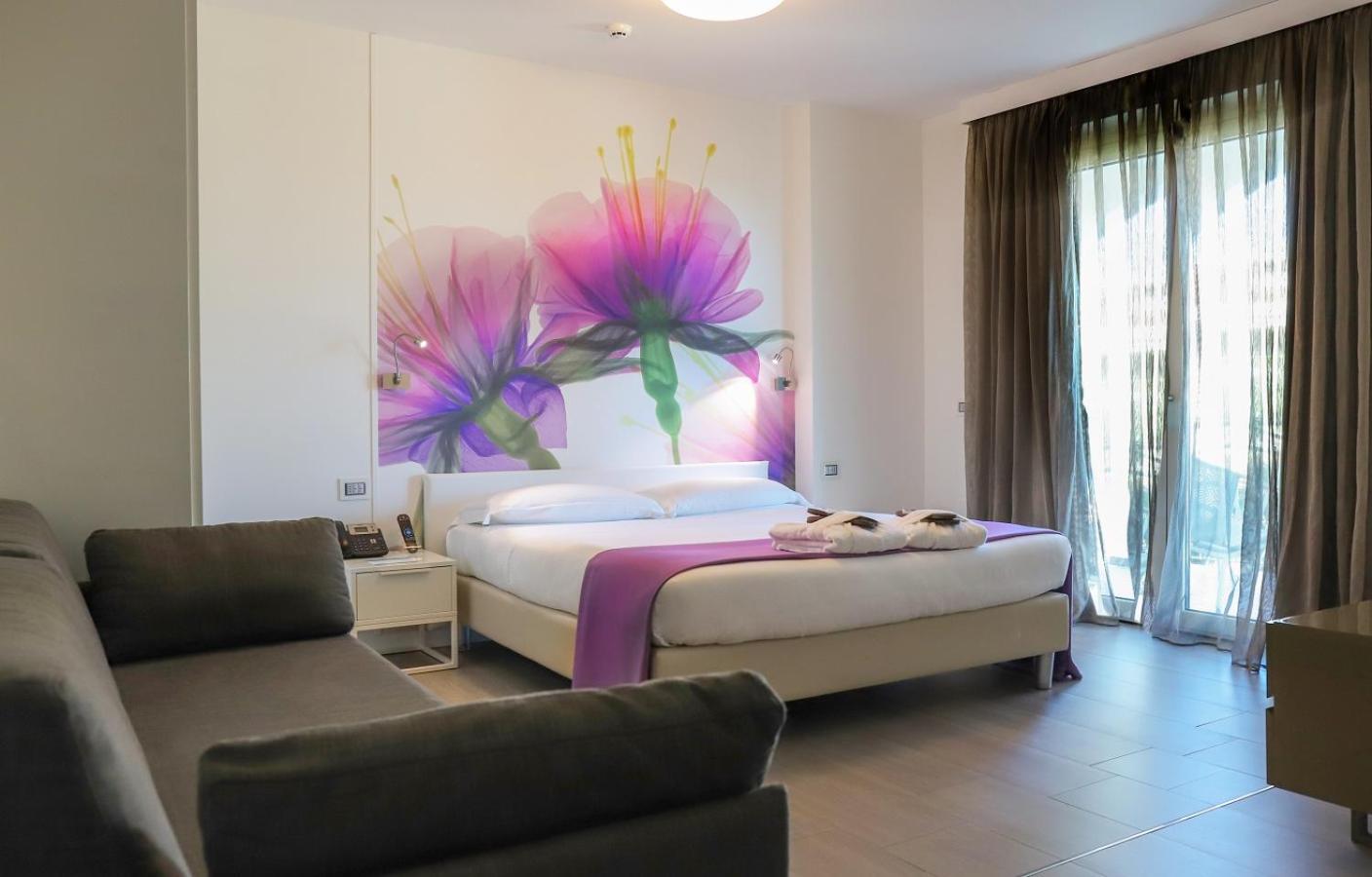 Glamor Double Room
